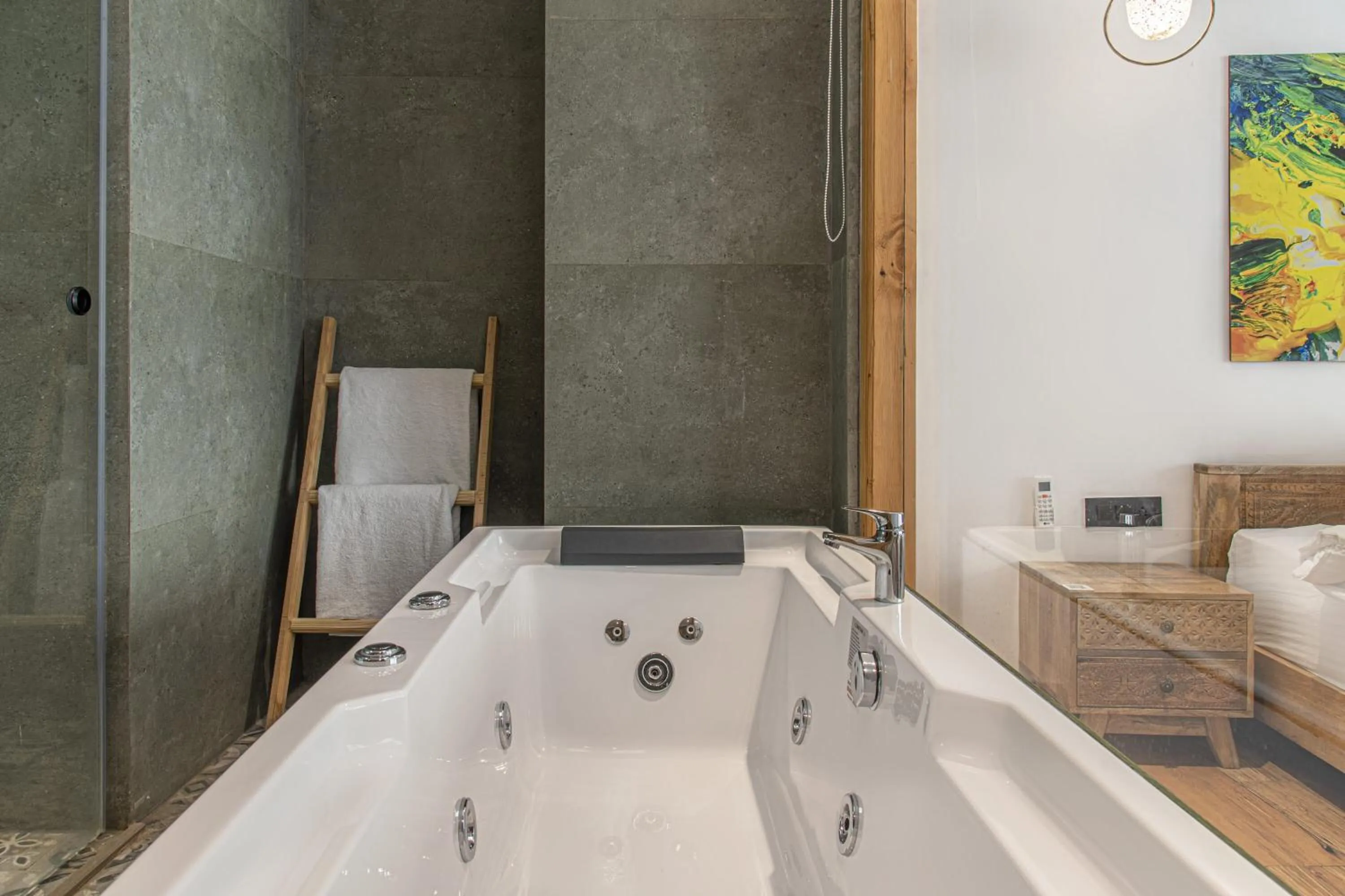 Hot Tub in Echor Palm Bliss Riverside Resort & Spa Kasol