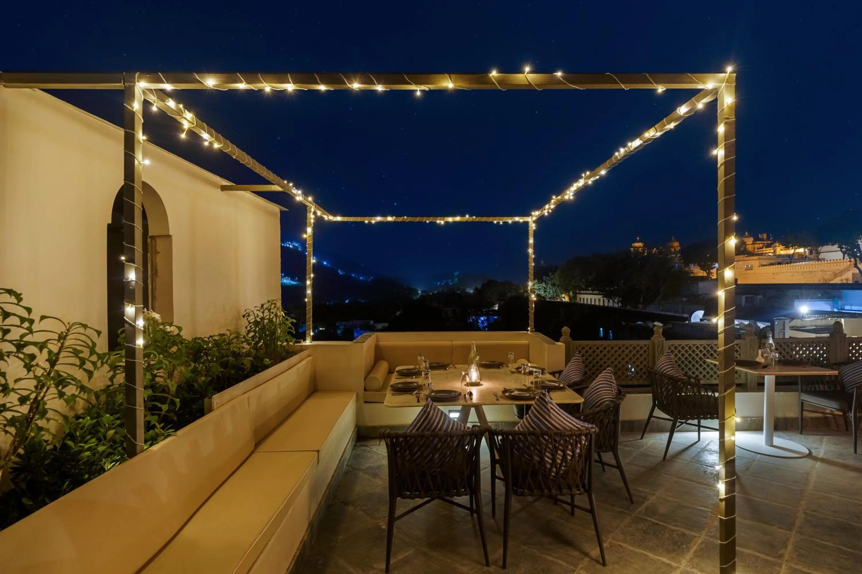 Restaurant/places to eat in Manuscript - Jhilwara Haveli