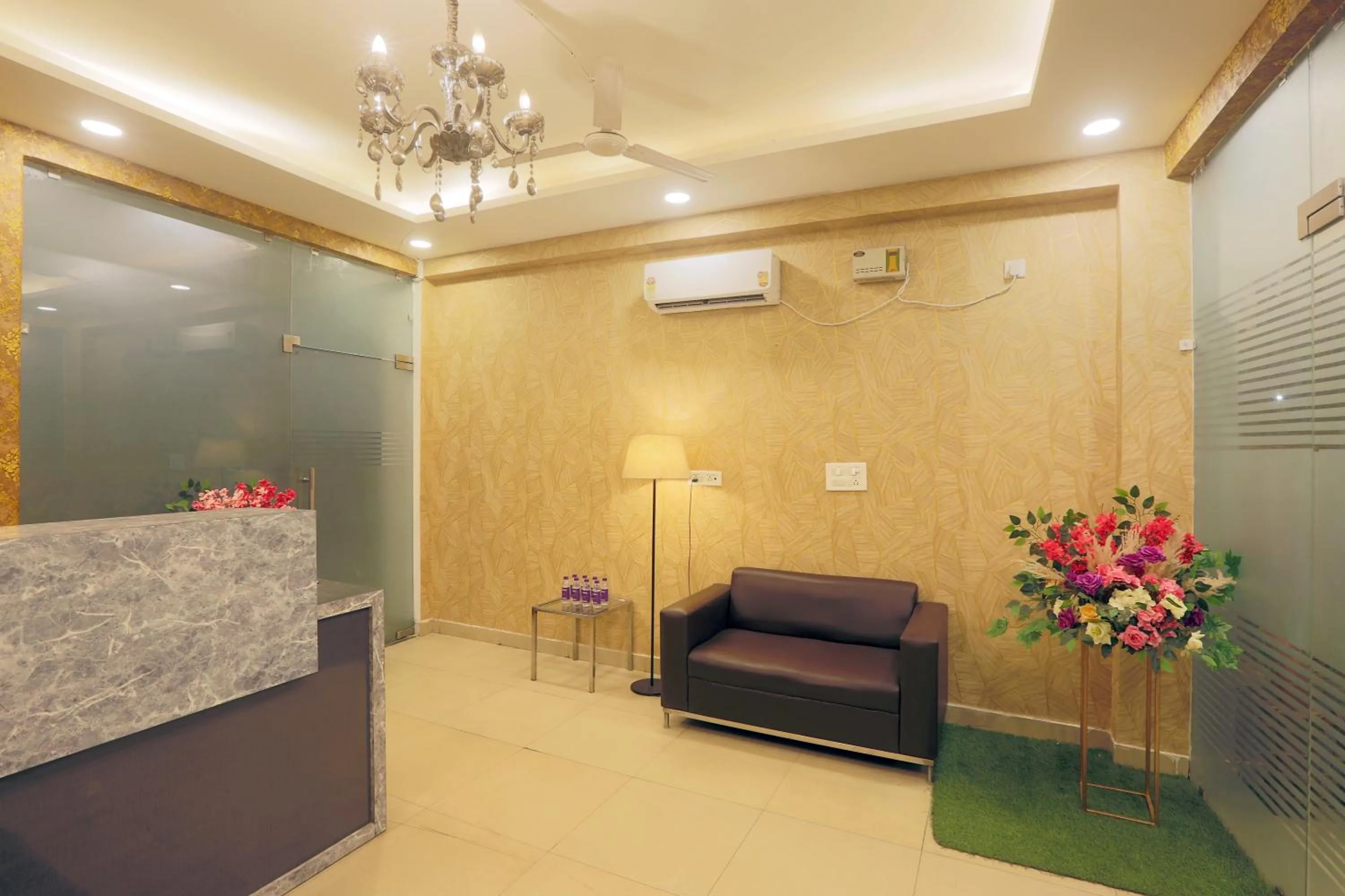 Lobby or reception in Hotel Lemon Suites & Banquet By Aura