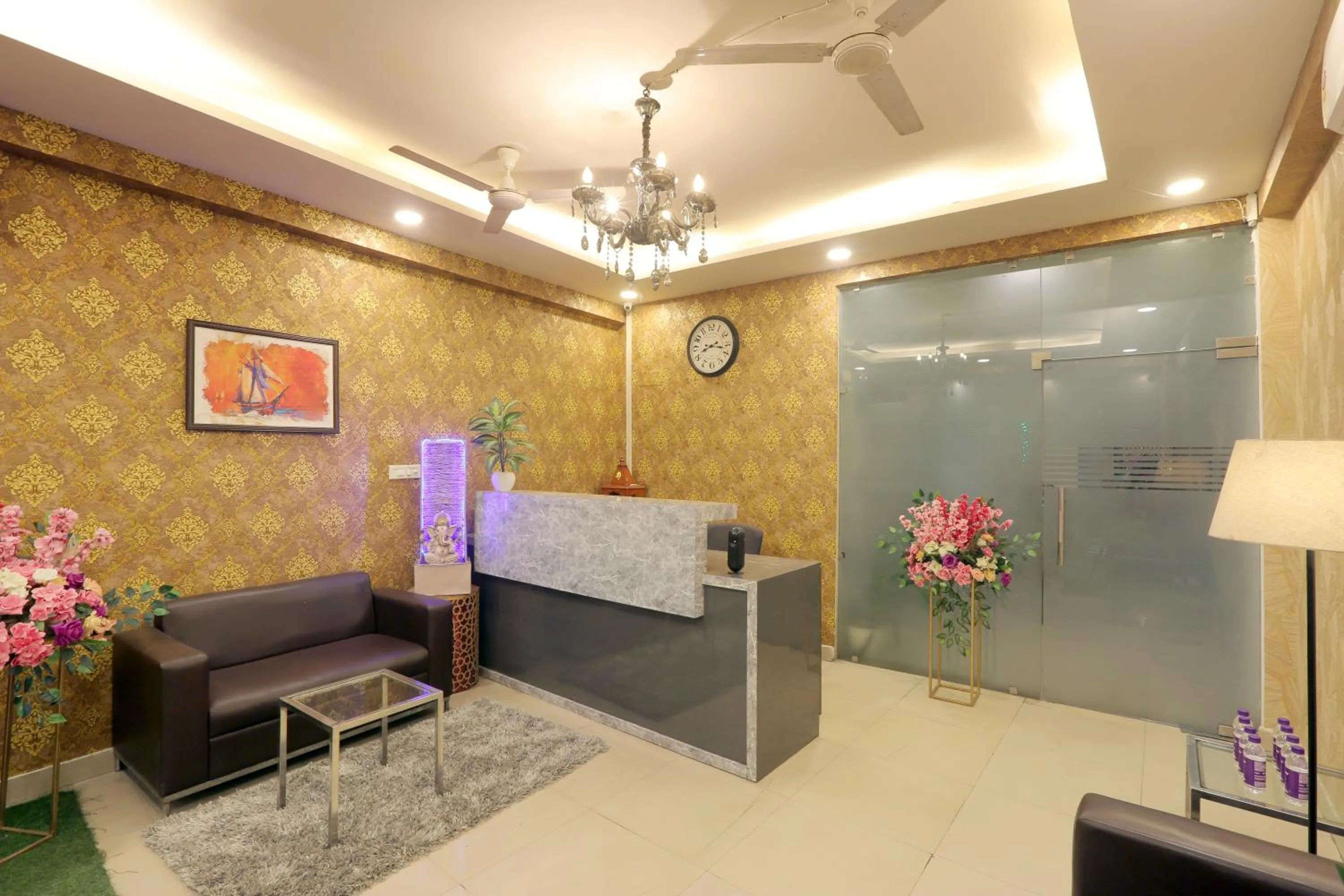 Lobby or reception in Hotel Lemon Suites & Banquet By Aura