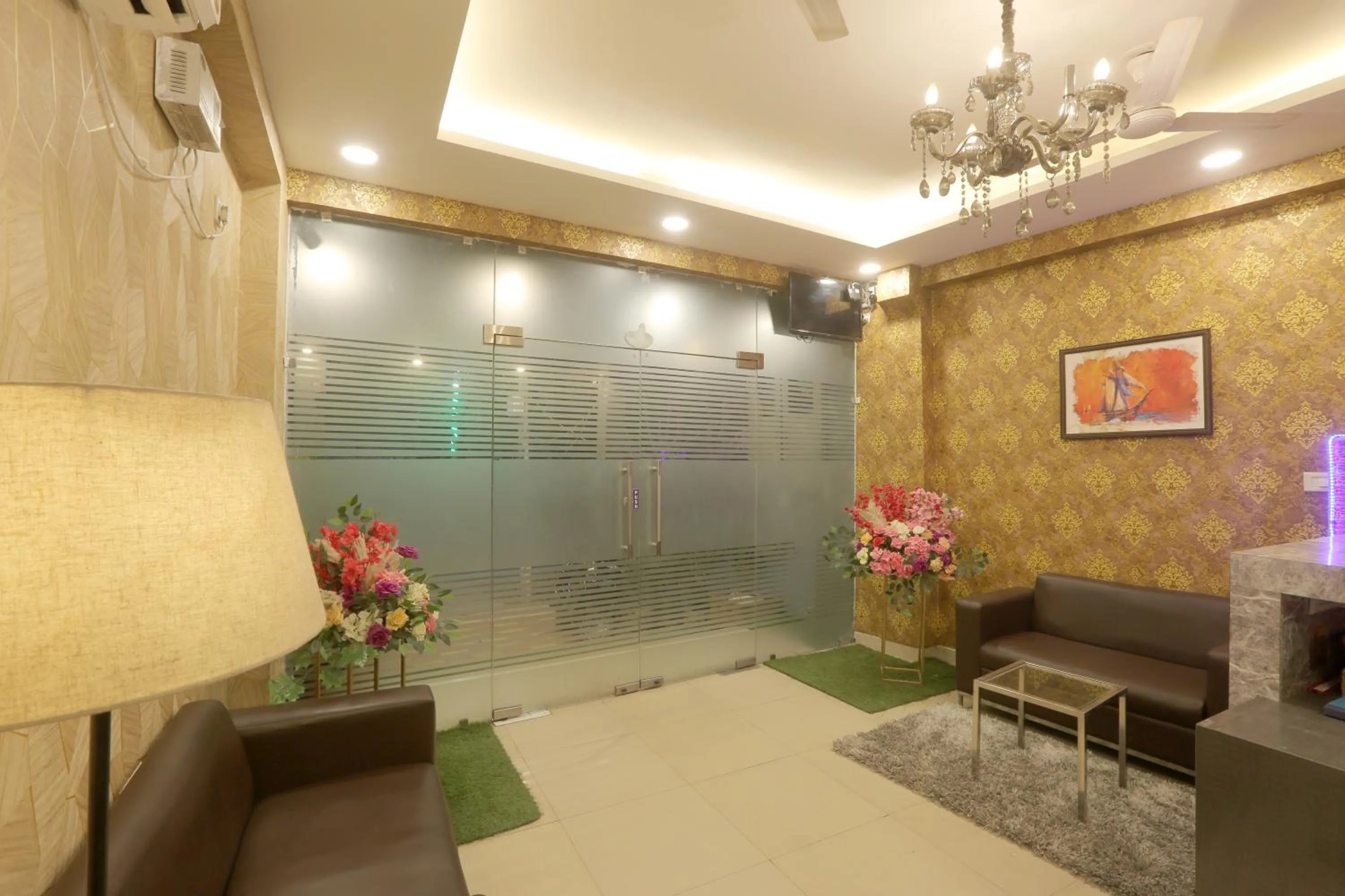 Lobby or reception in Hotel Lemon Suites & Banquet By Aura