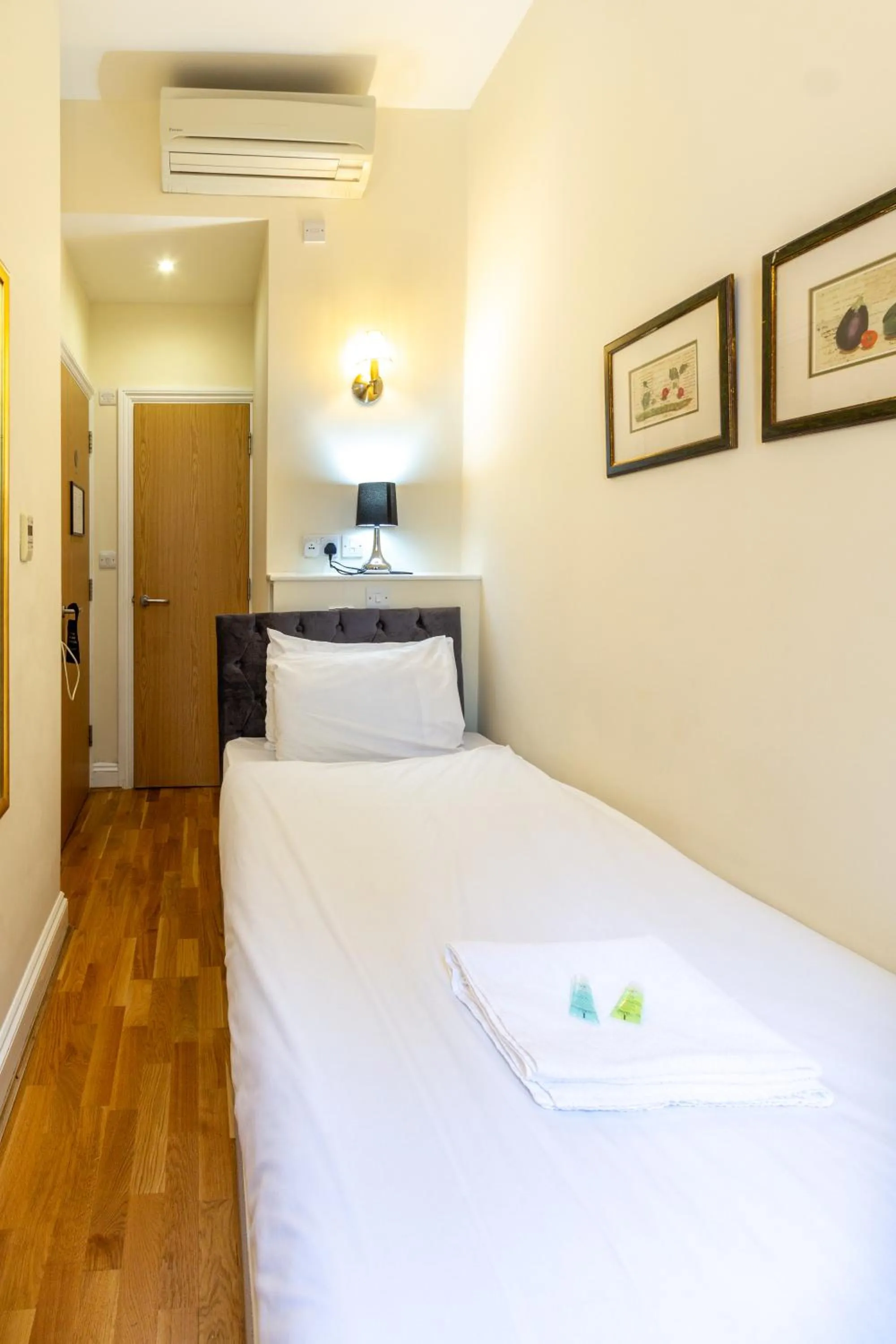 Photo of the whole room, Bed in Coronation Hotel