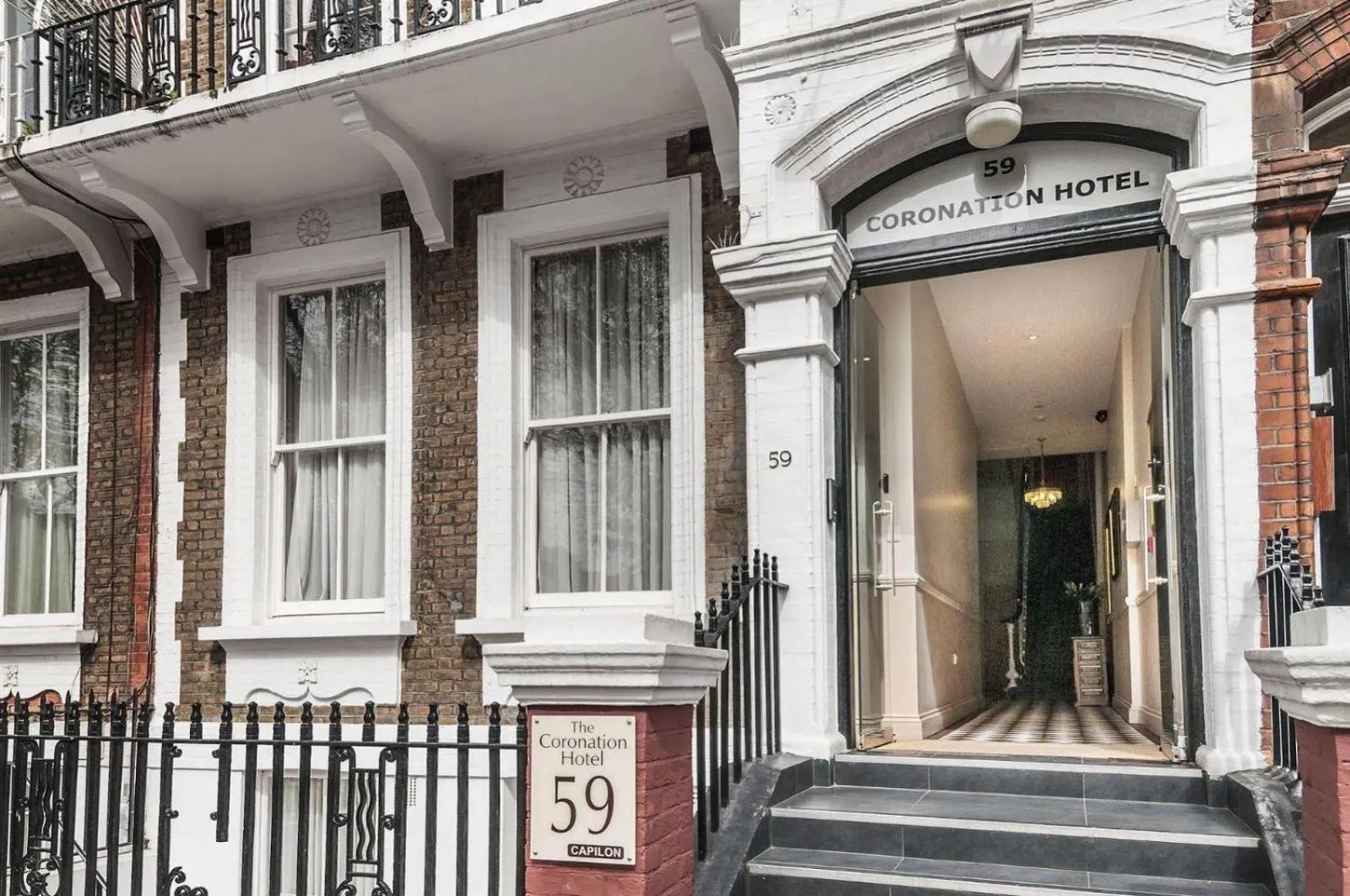 Facade/entrance in Coronation Hotel
