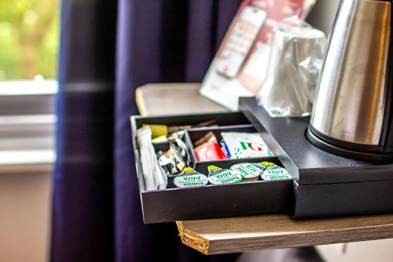 Coffee/tea facilities in Coronation Hotel