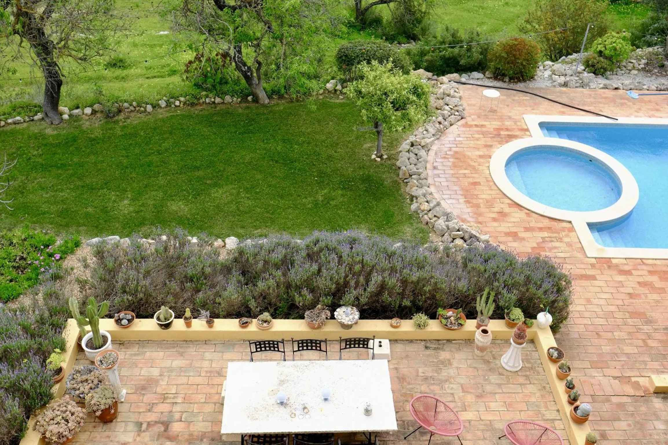Balcony/Terrace in Quinta Amarela XL by Portucasa