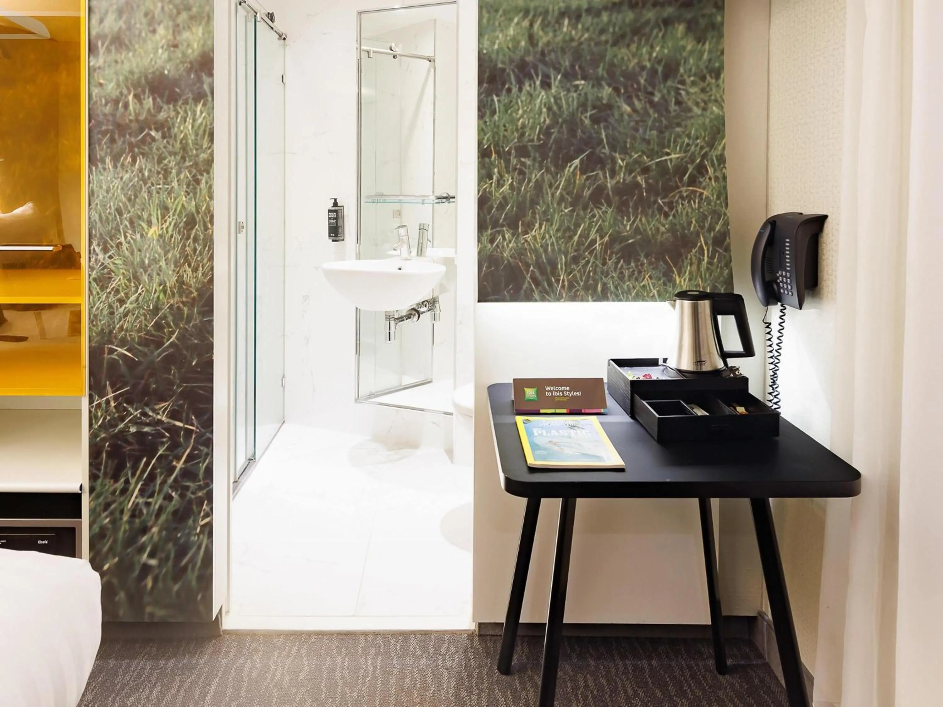 Bedroom in ibis Styles Amsterdam Central Station