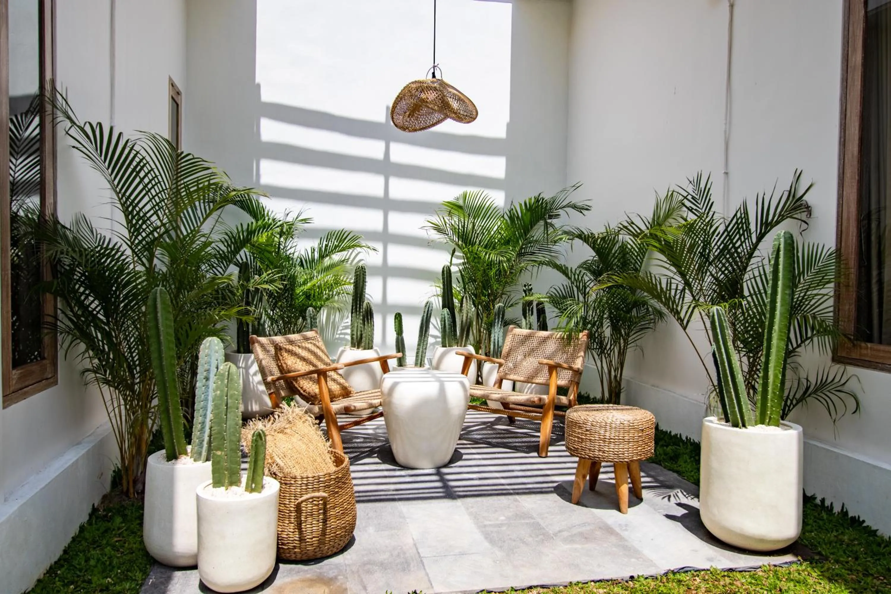 Patio in Umalas Jungle Villa- Amazing View Huge Pool Stay in Canggu