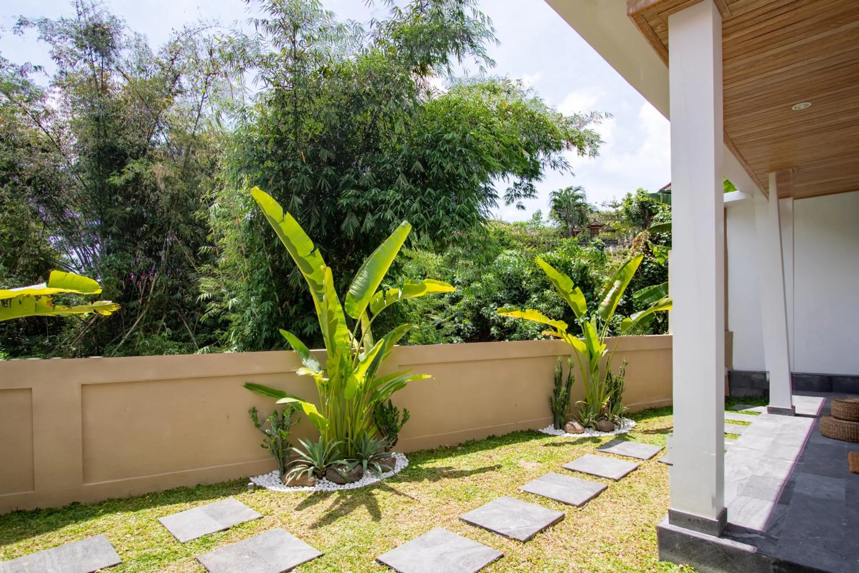 Patio in Umalas Jungle Villa- Amazing View Huge Pool Stay in Canggu