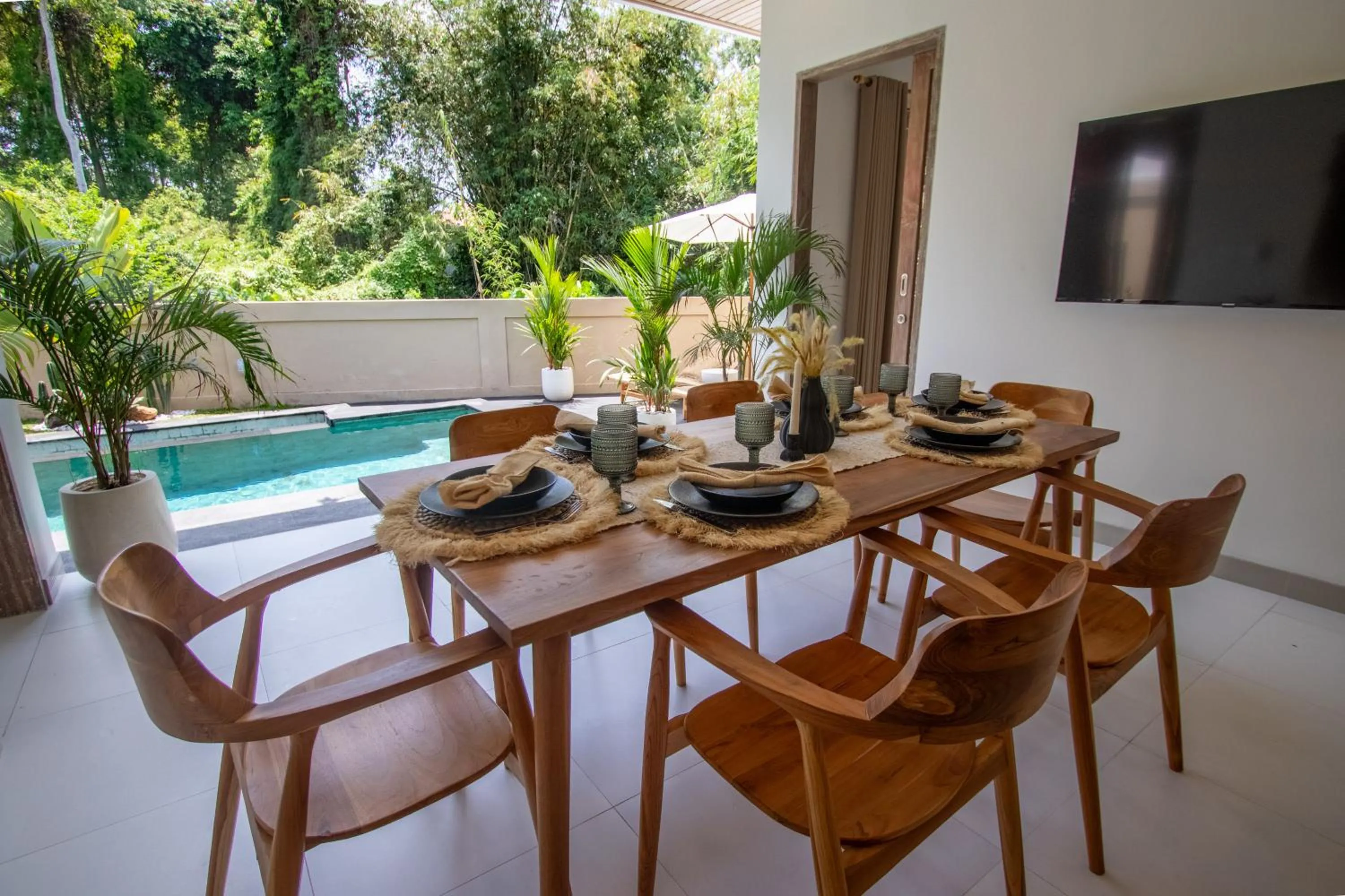 TV and multimedia in Umalas Jungle Villa- Amazing View Huge Pool Stay in Canggu