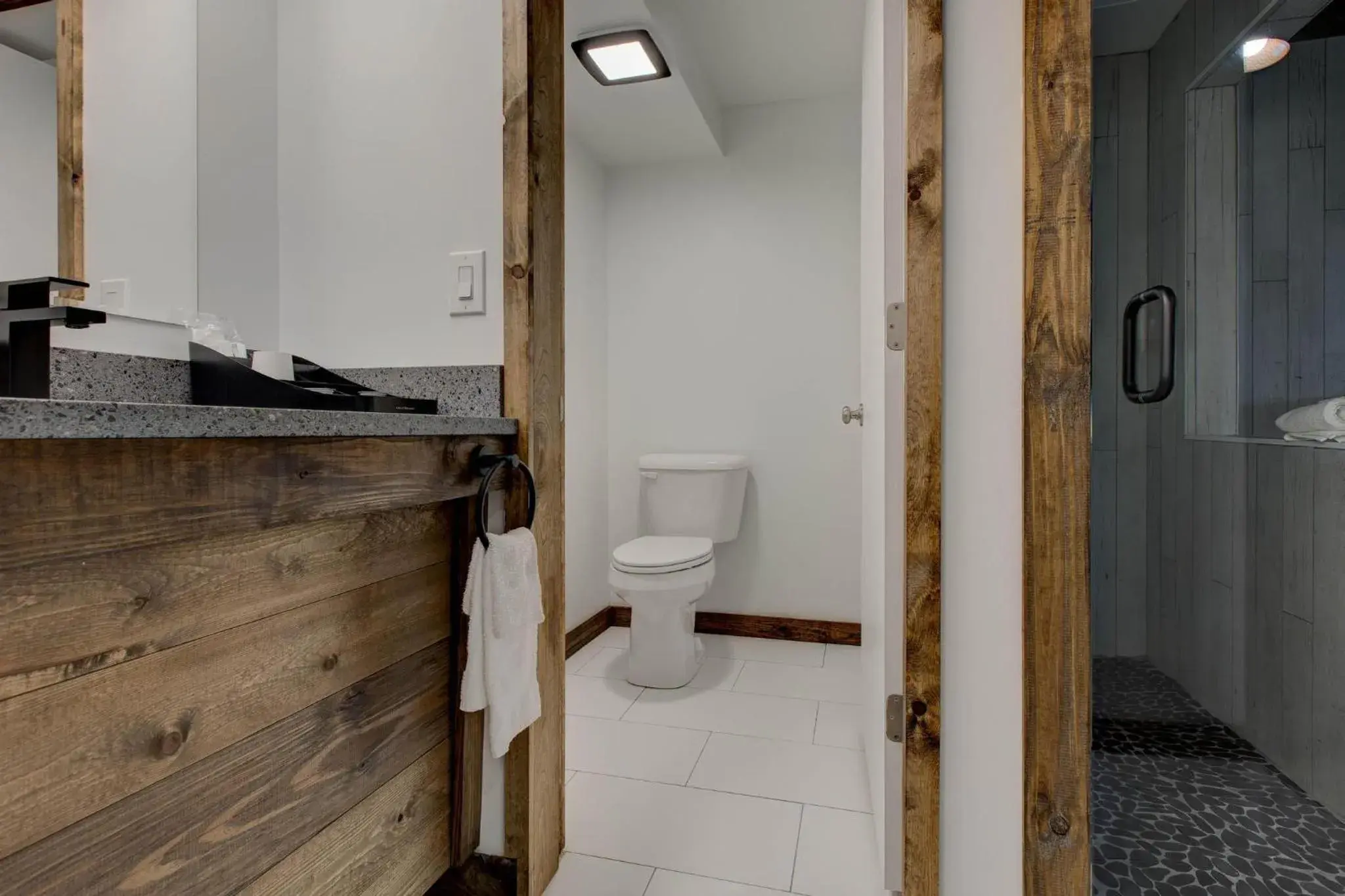 Bathroom in Hotel LEX, Trademark Collection by Wyndham Bathroom in Hotel LEX, Trademark Collection by Wyndham