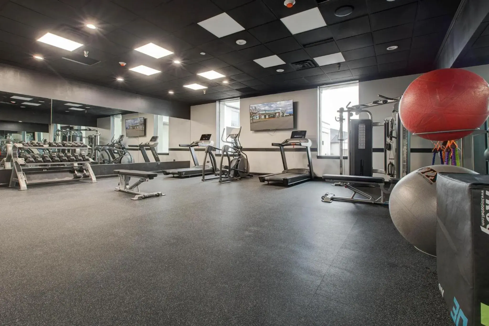 Fitness centre/facilities in Hotel LEX, Trademark Collection by Wyndham Fitness centre/facilities in Hotel LEX, Trademark Collection by Wyndham