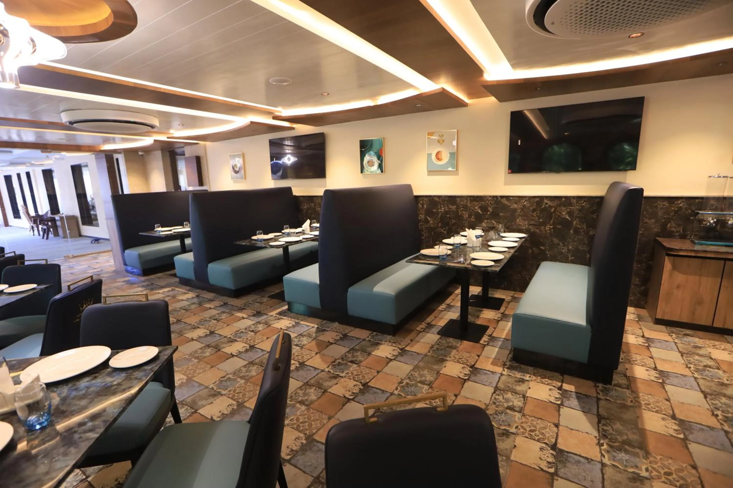 Restaurant/places to eat in Kings Bury Inn