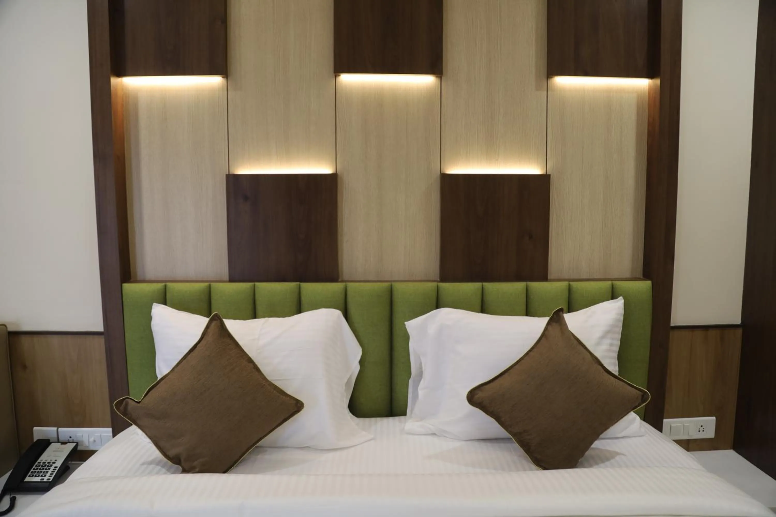 Bedroom, Bed in Kings Bury Inn