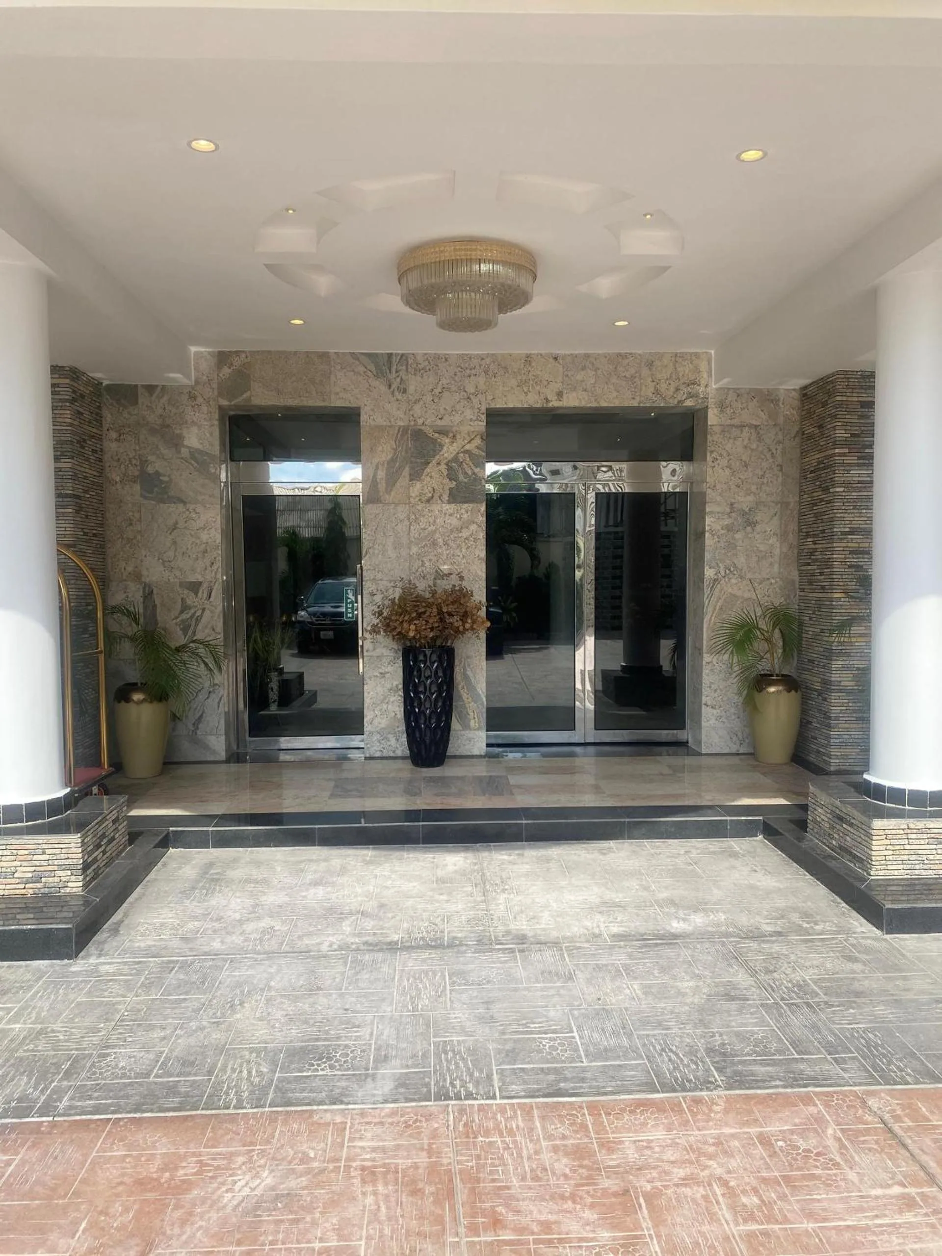Property building in Vinpy hotels