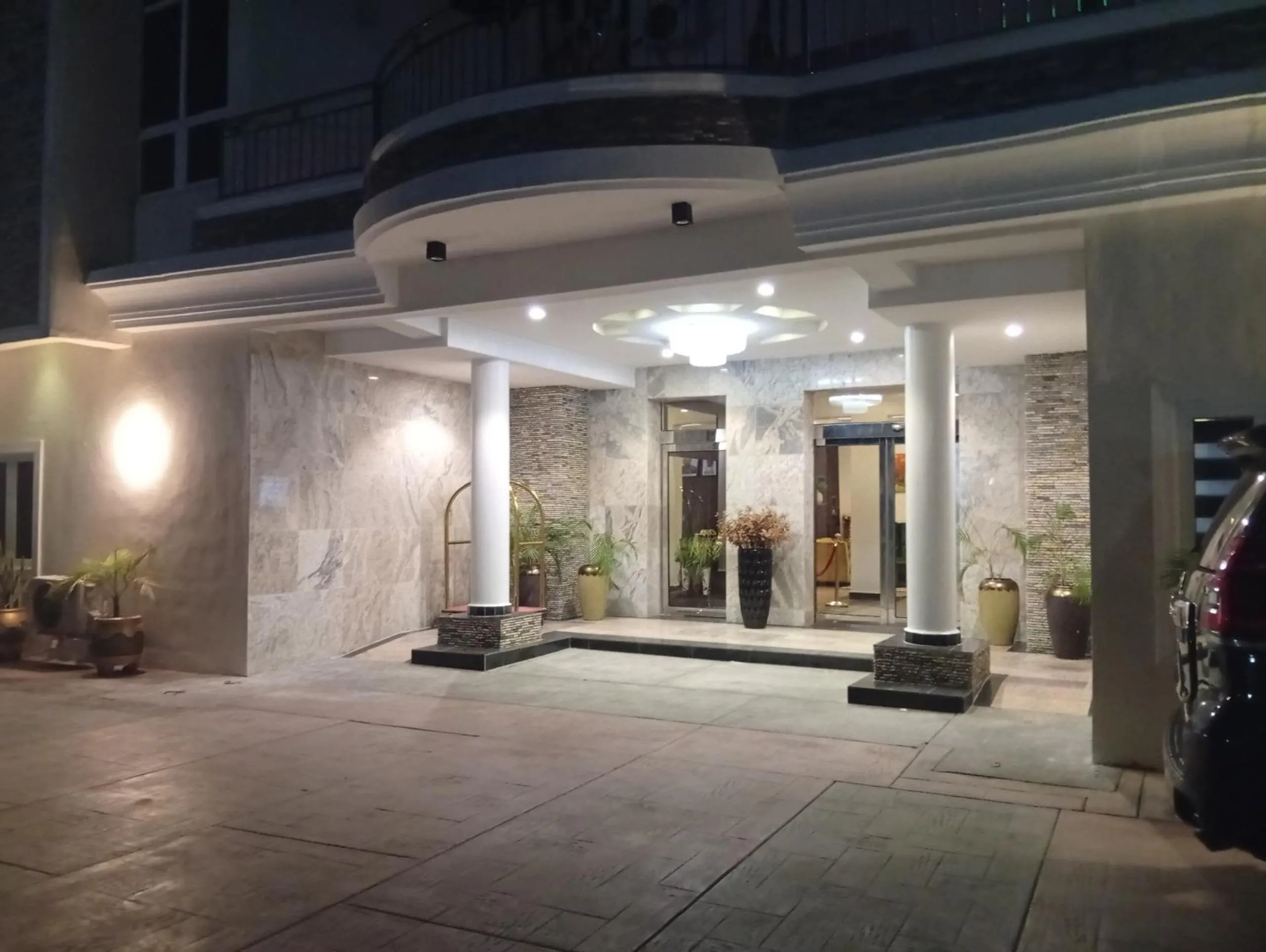 Vinpy hotels