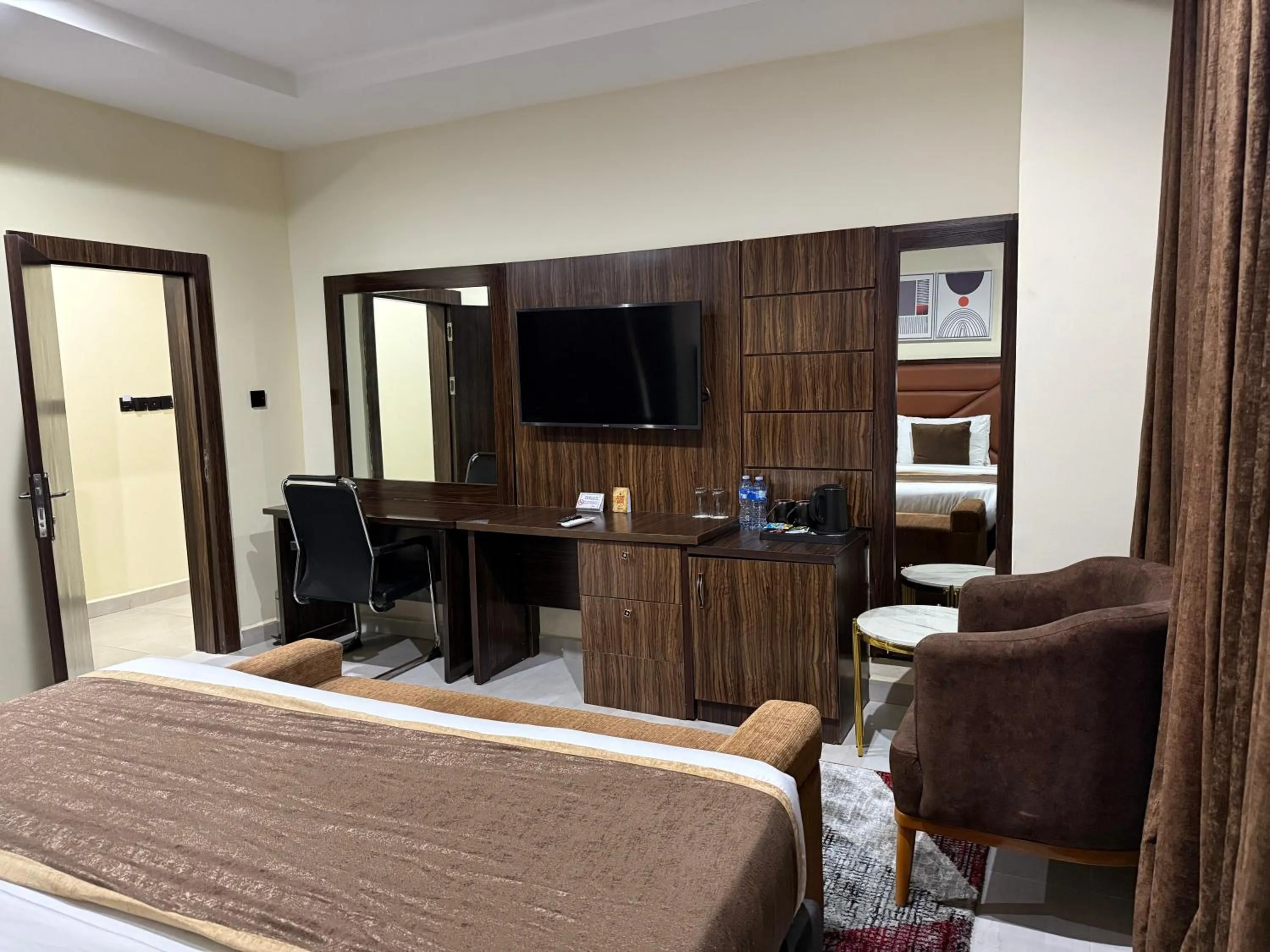 Vinpy hotels