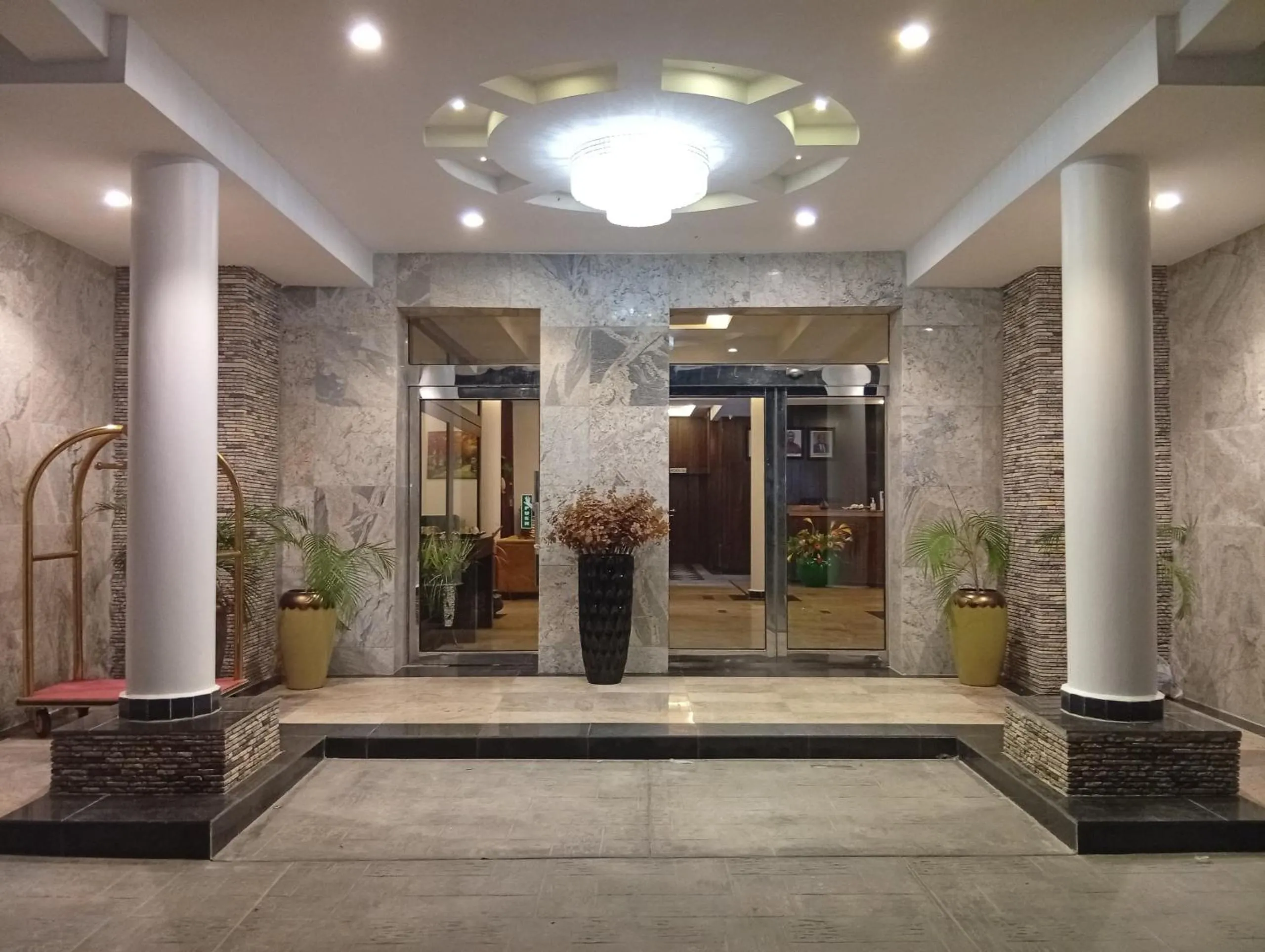 Property building in Vinpy hotels