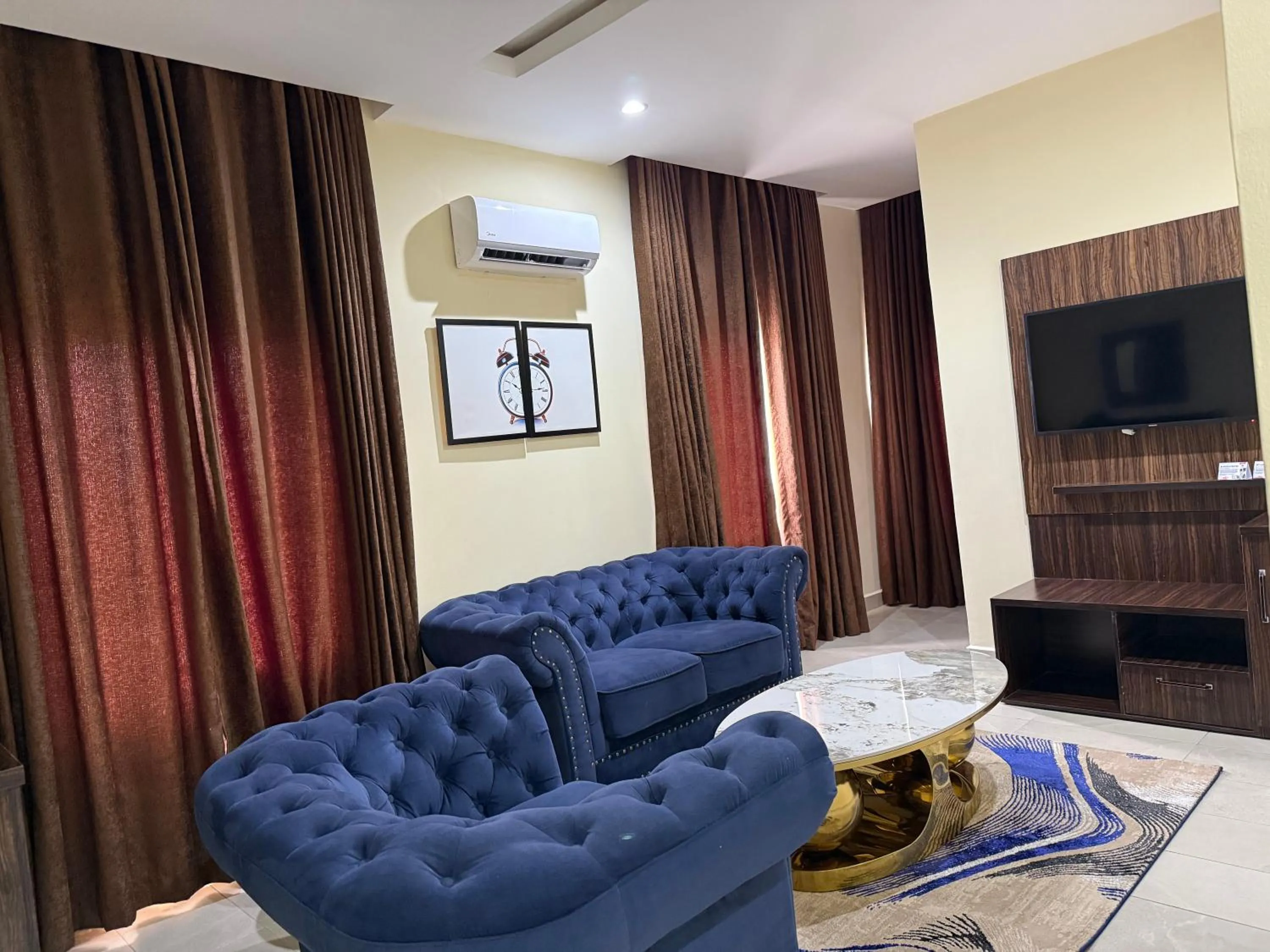 Vinpy hotels