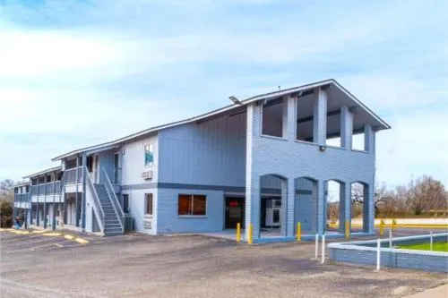 Regency Inn Three Rivers I-37