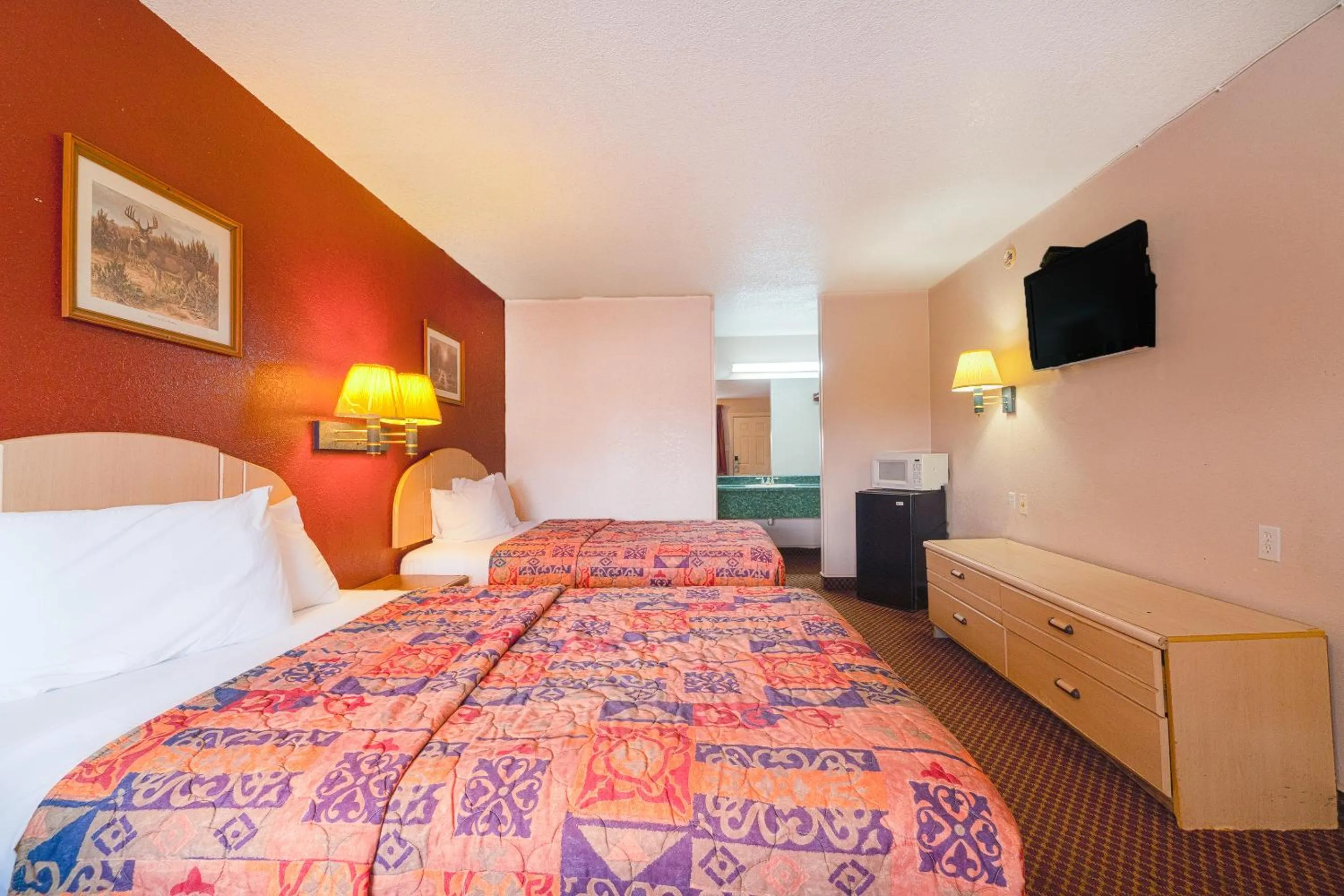 Bedroom, Bed in Regency Inn Three Rivers I-37