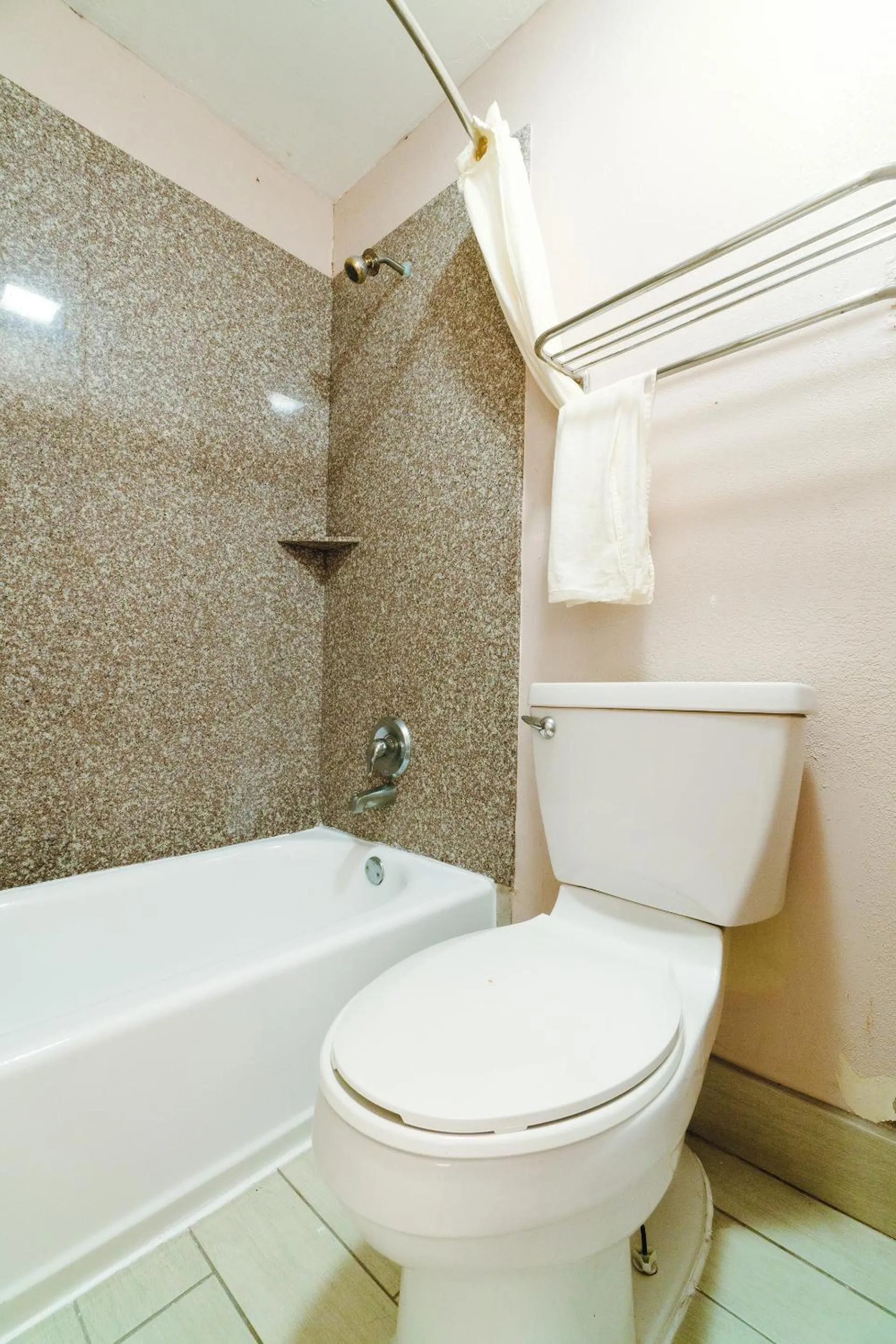 Bathroom in Regency Inn Three Rivers I-37