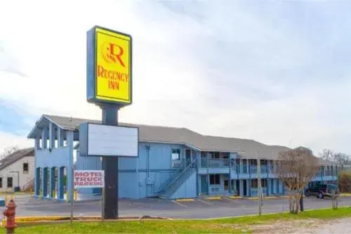 Regency Inn Three Rivers I-37 Regency Inn Three Rivers I-37