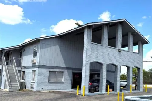 Regency Inn Three Rivers I-37