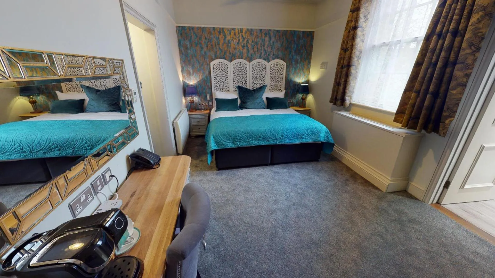 Bed in The Christopher Hotel, Eton