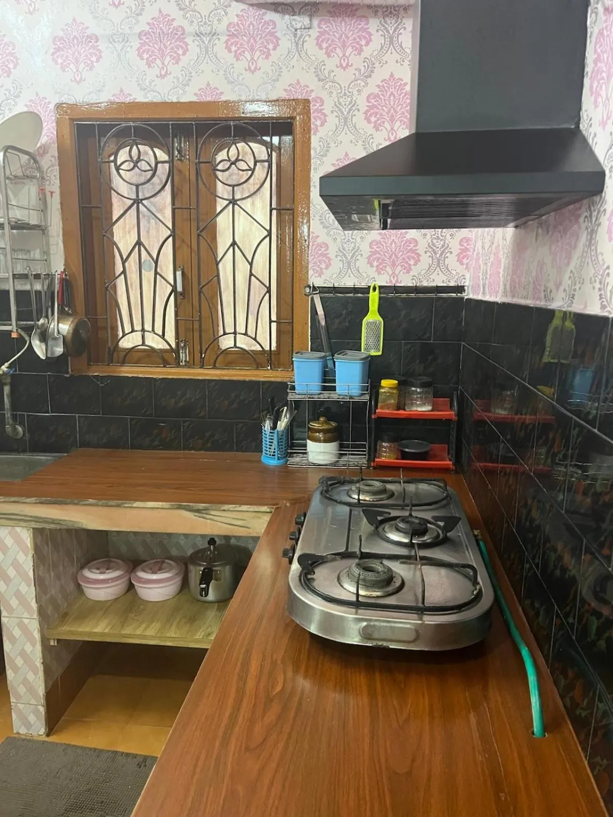 kitchen in Amazing Homestay