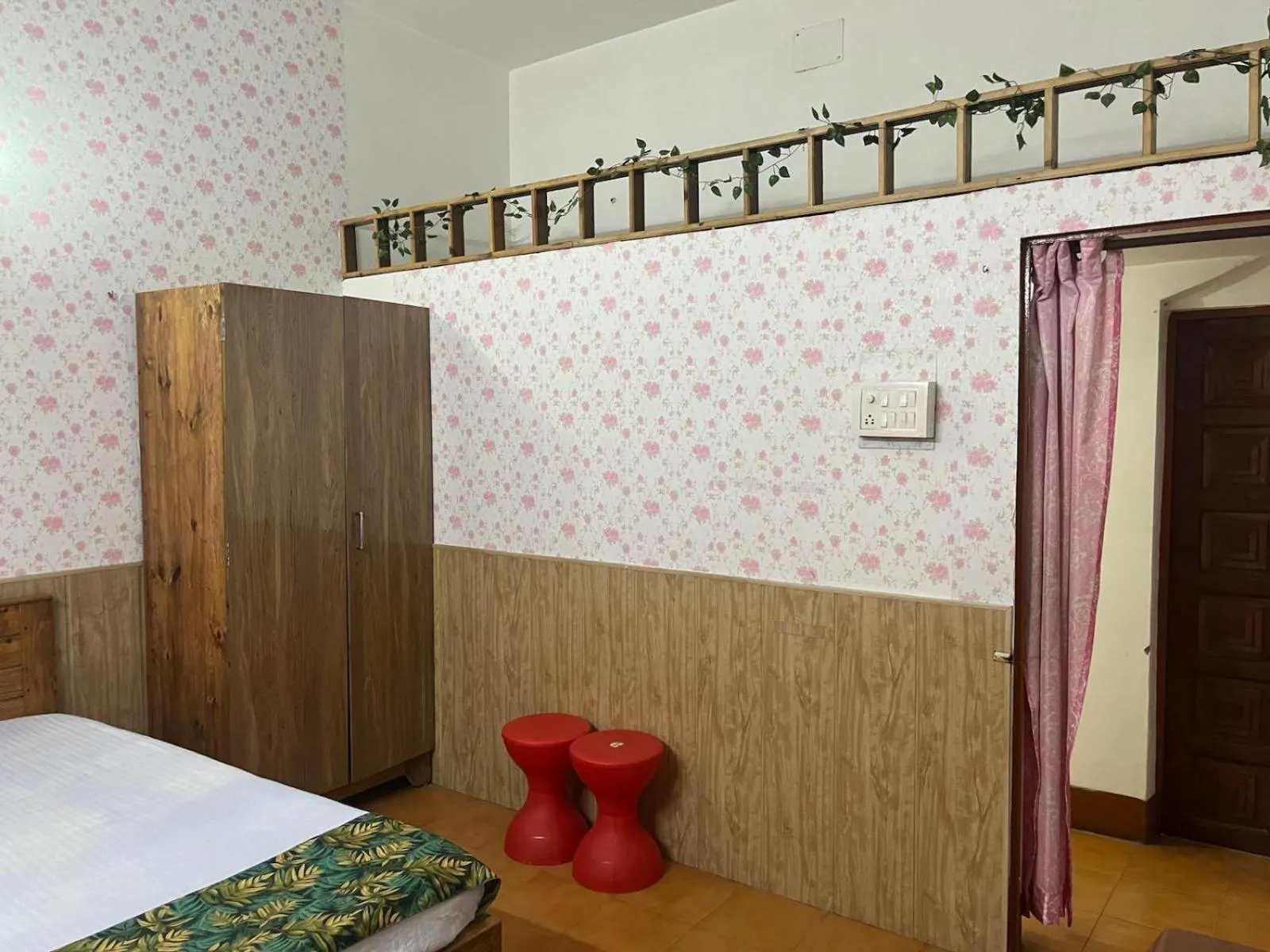 wardrobe, Bed in Amazing Homestay