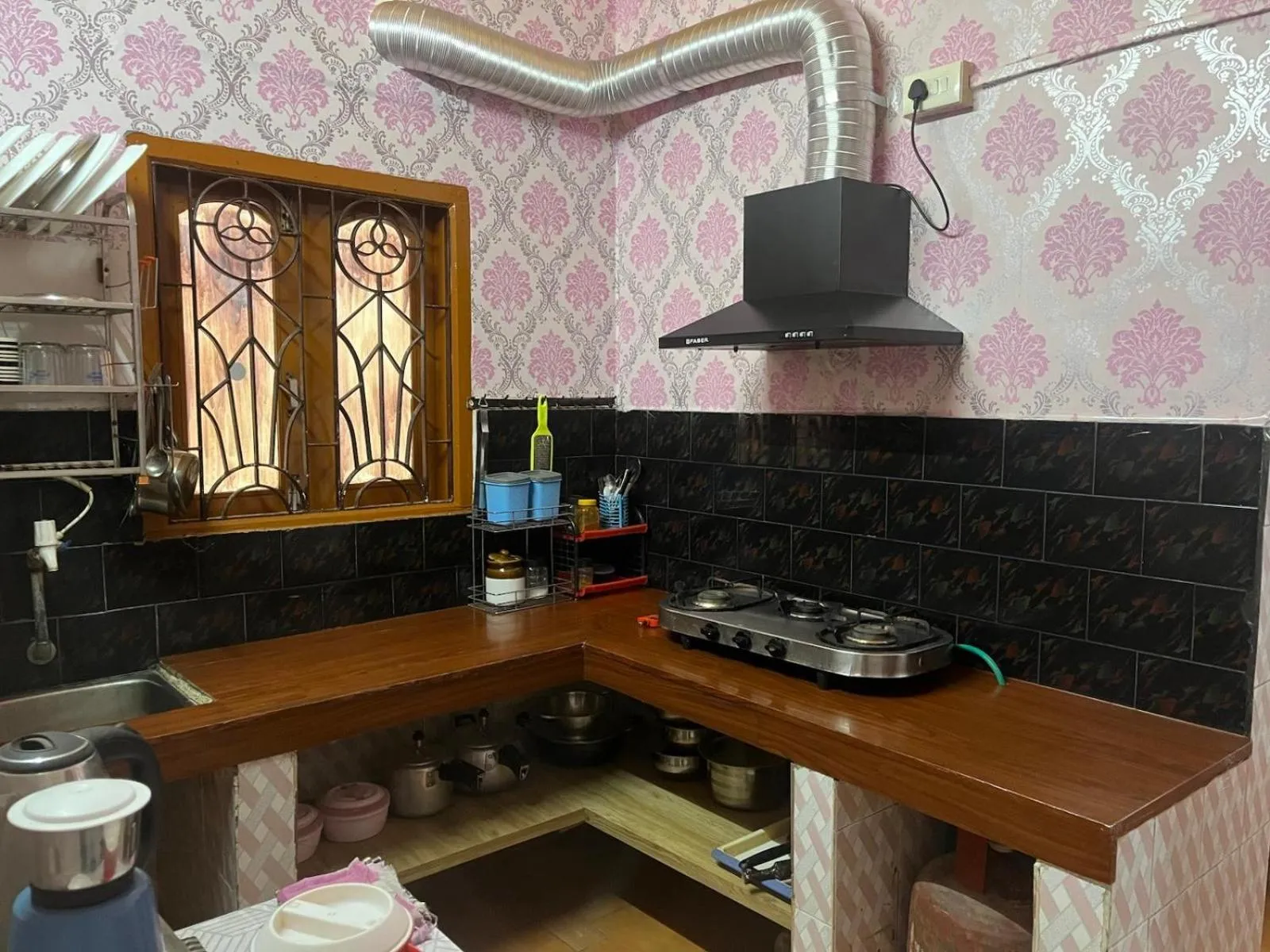 kitchen in Amazing Homestay