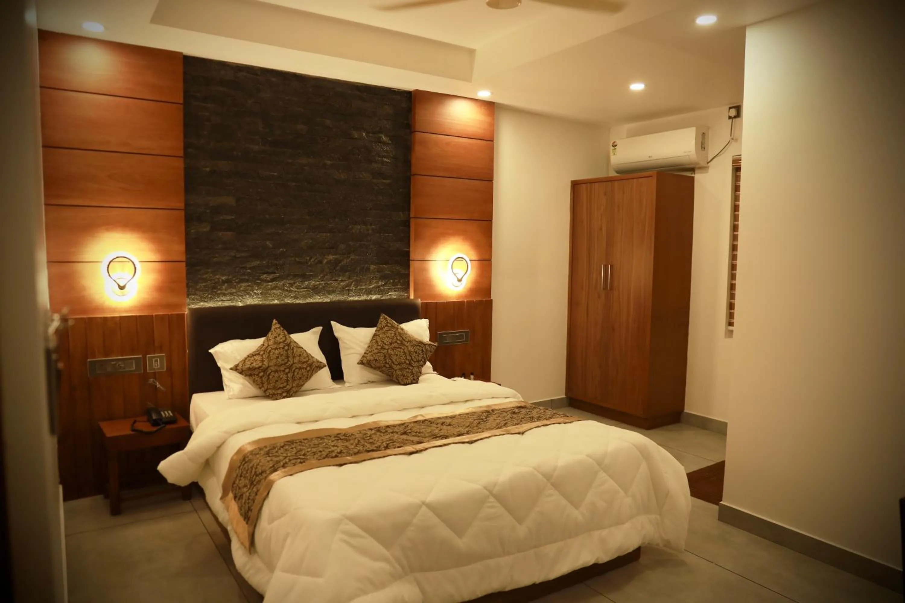 Silverstone Inn