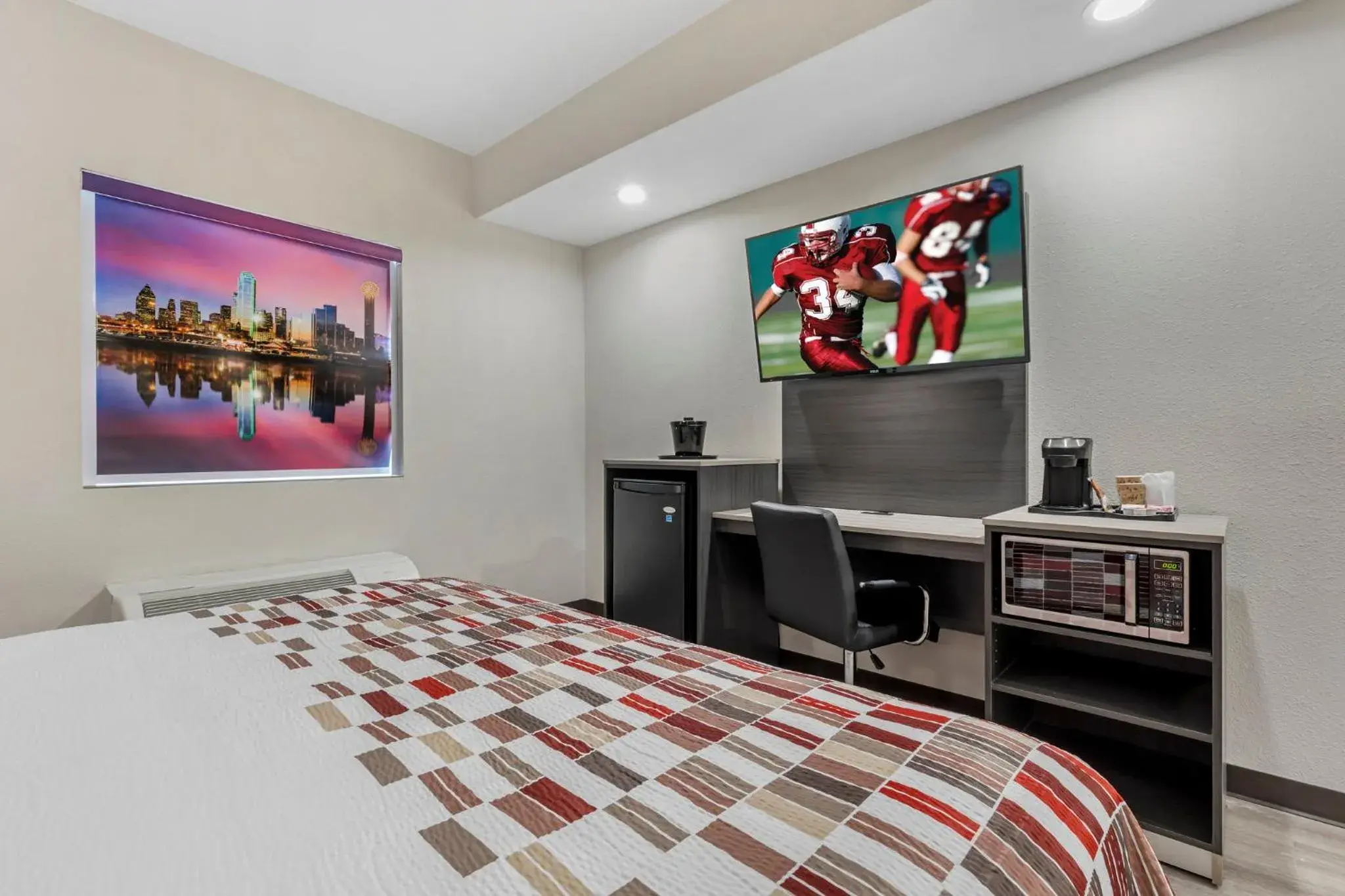 Bedroom, Bed in Red Roof Inn Hutchins Bedroom, Bed in Red Roof Inn Hutchins