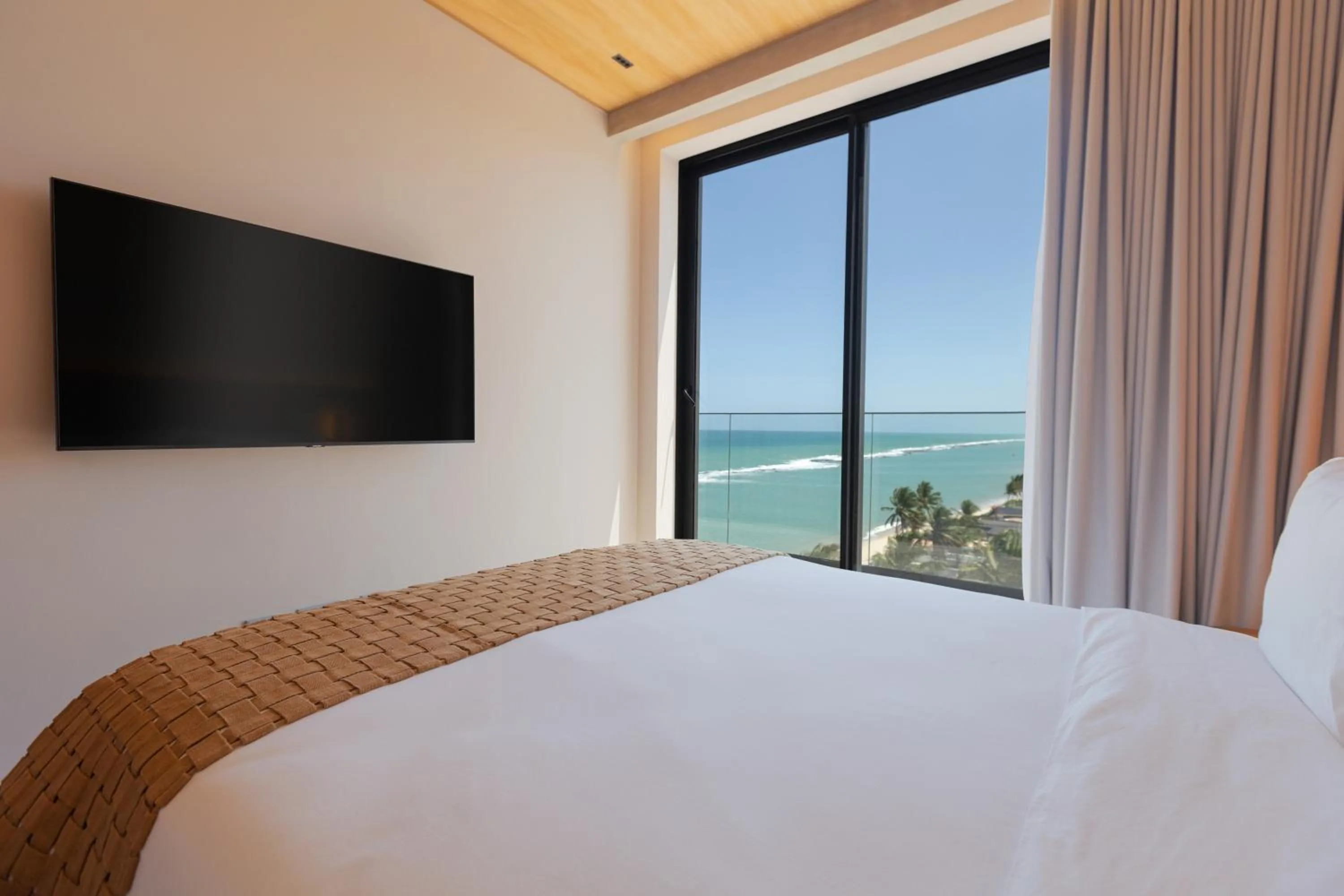 Bedroom, Bed in Ritz Barra de São Miguel