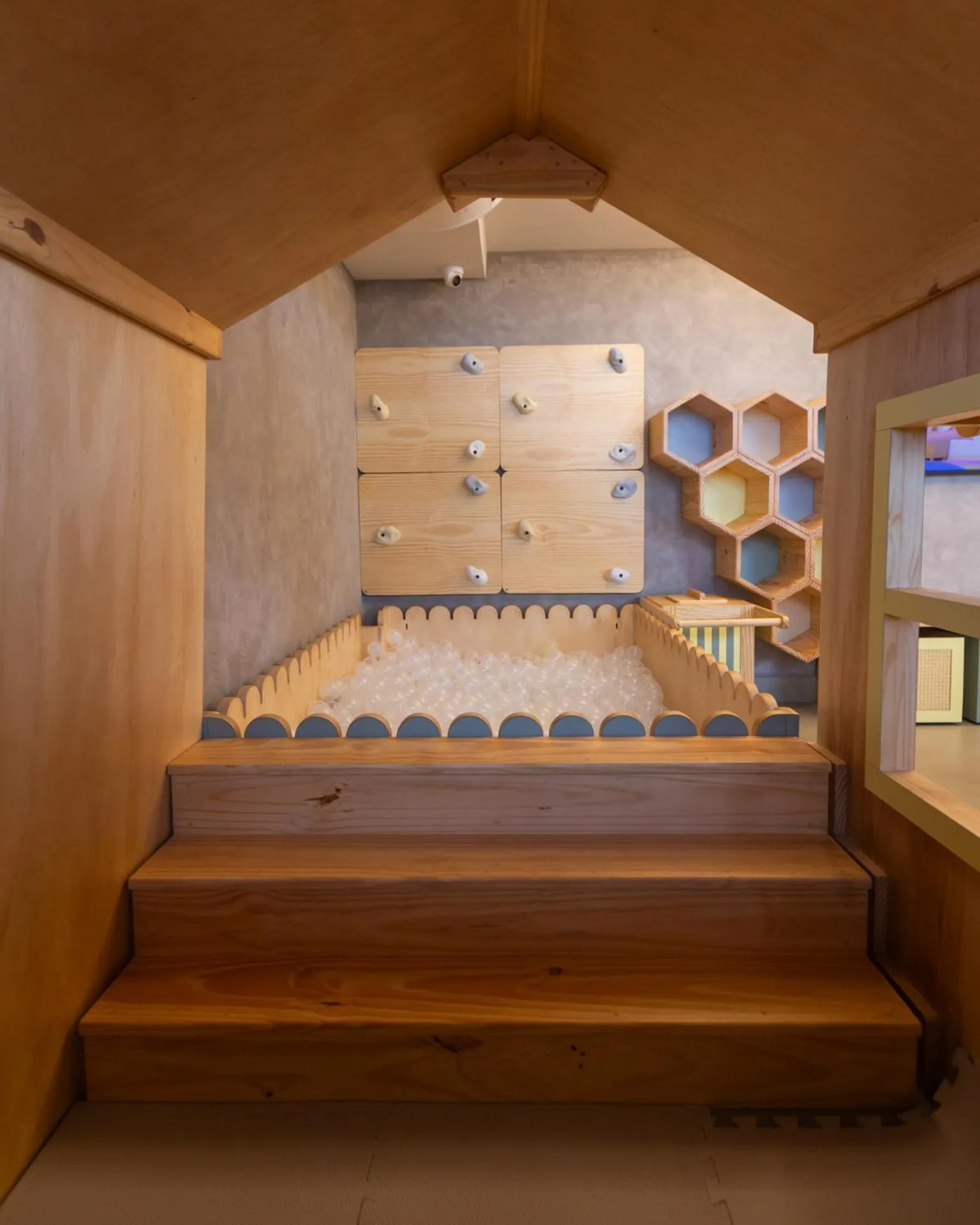 Kids's club, Bed in Ritz Barra de São Miguel