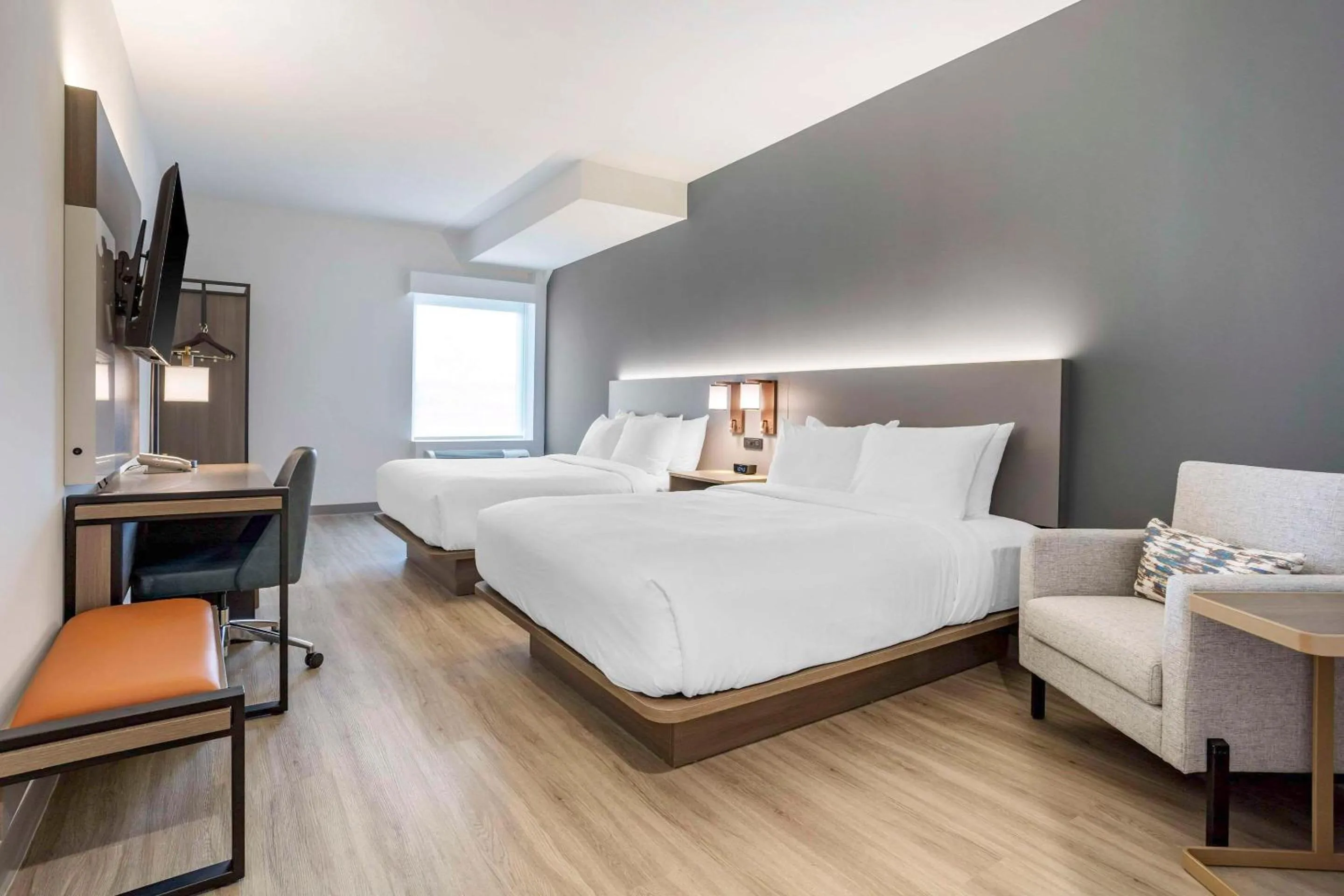 Bedroom, Bed in Comfort Inn & Suites Newark Liberty International Airport