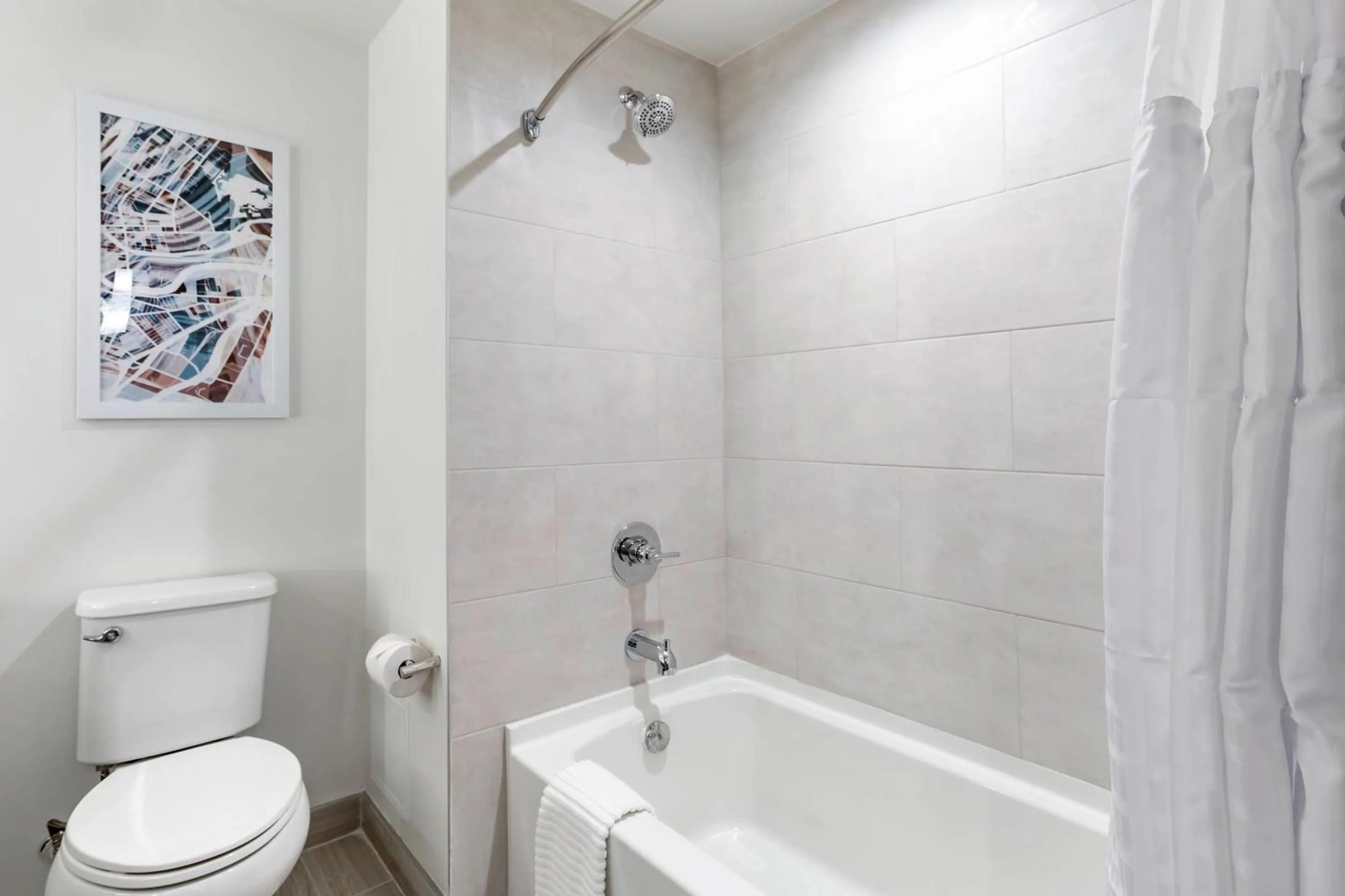 Bedroom in Comfort Inn & Suites Newark Liberty International Airport