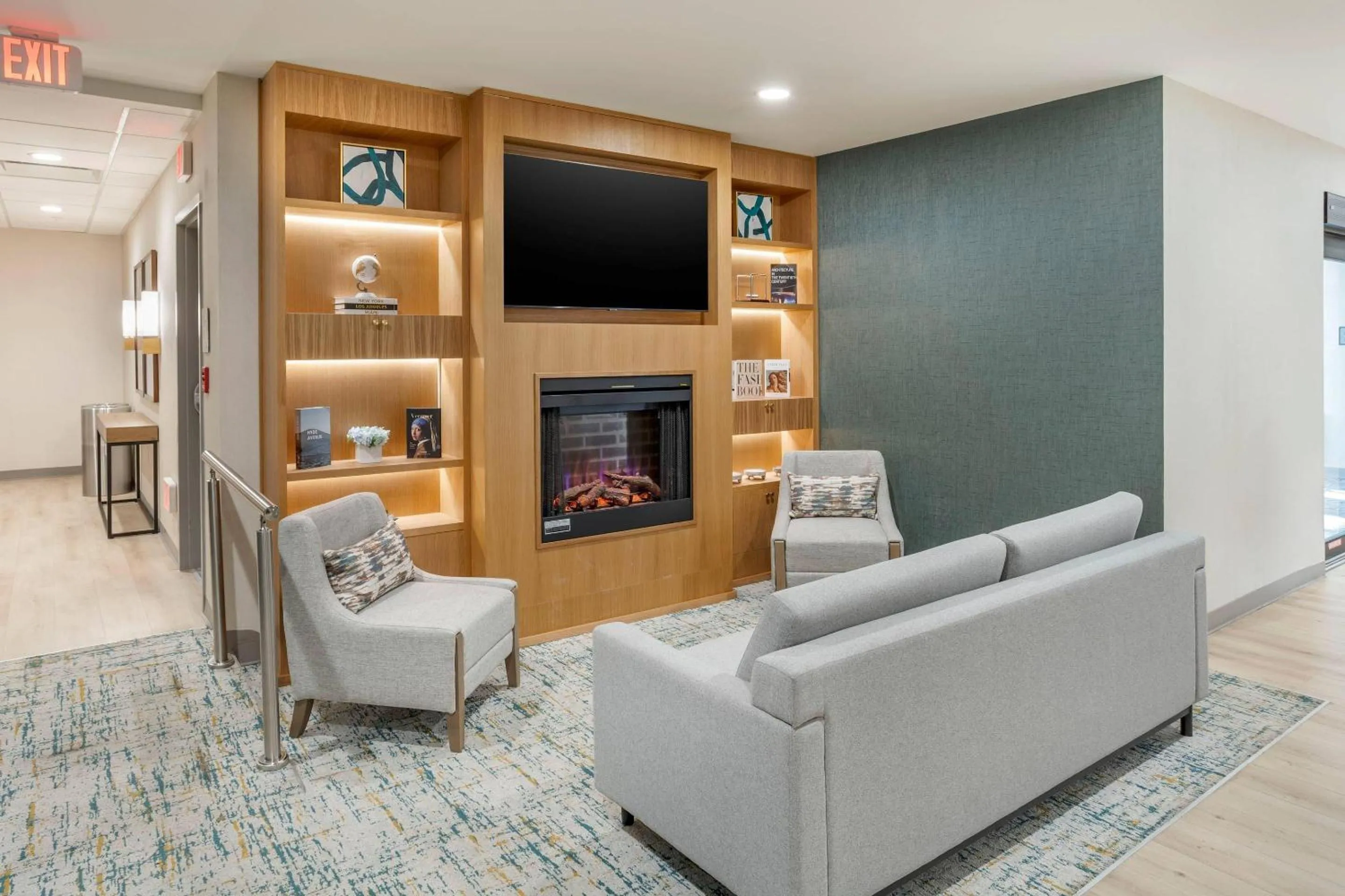 Lobby or reception in Comfort Inn & Suites Newark Liberty International Airport