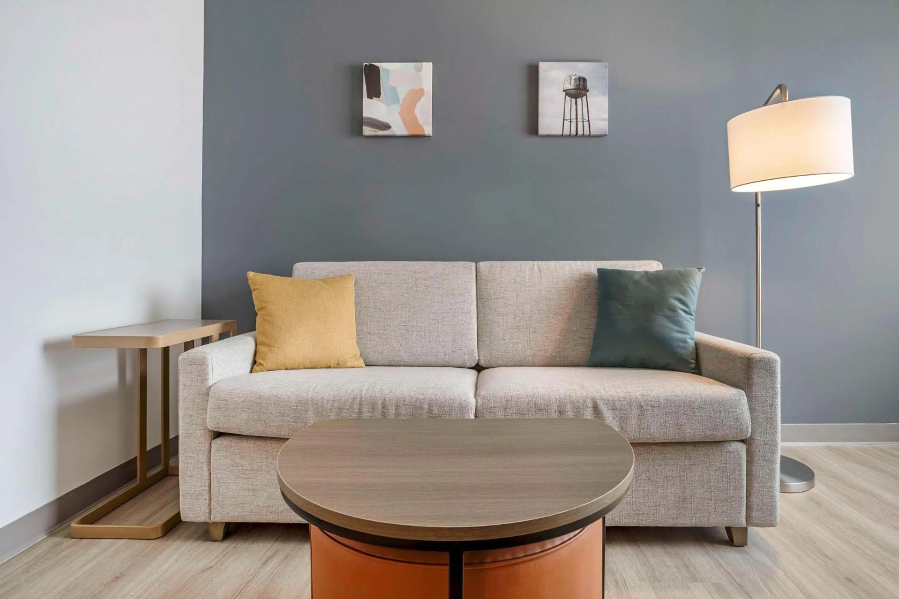 Bedroom in Comfort Inn & Suites Newark Liberty International Airport