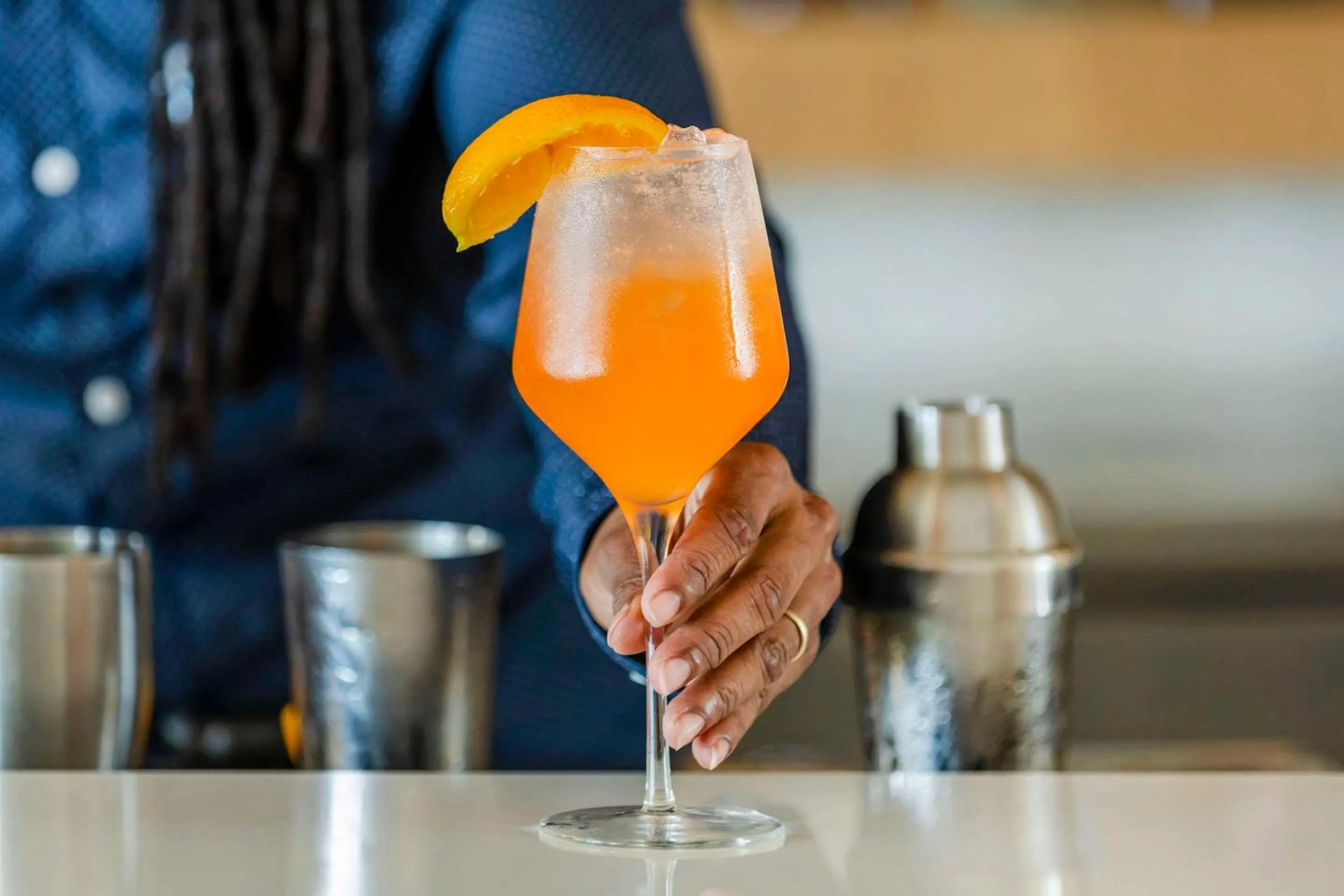 Lounge or bar in Comfort Inn & Suites Newark Liberty International Airport