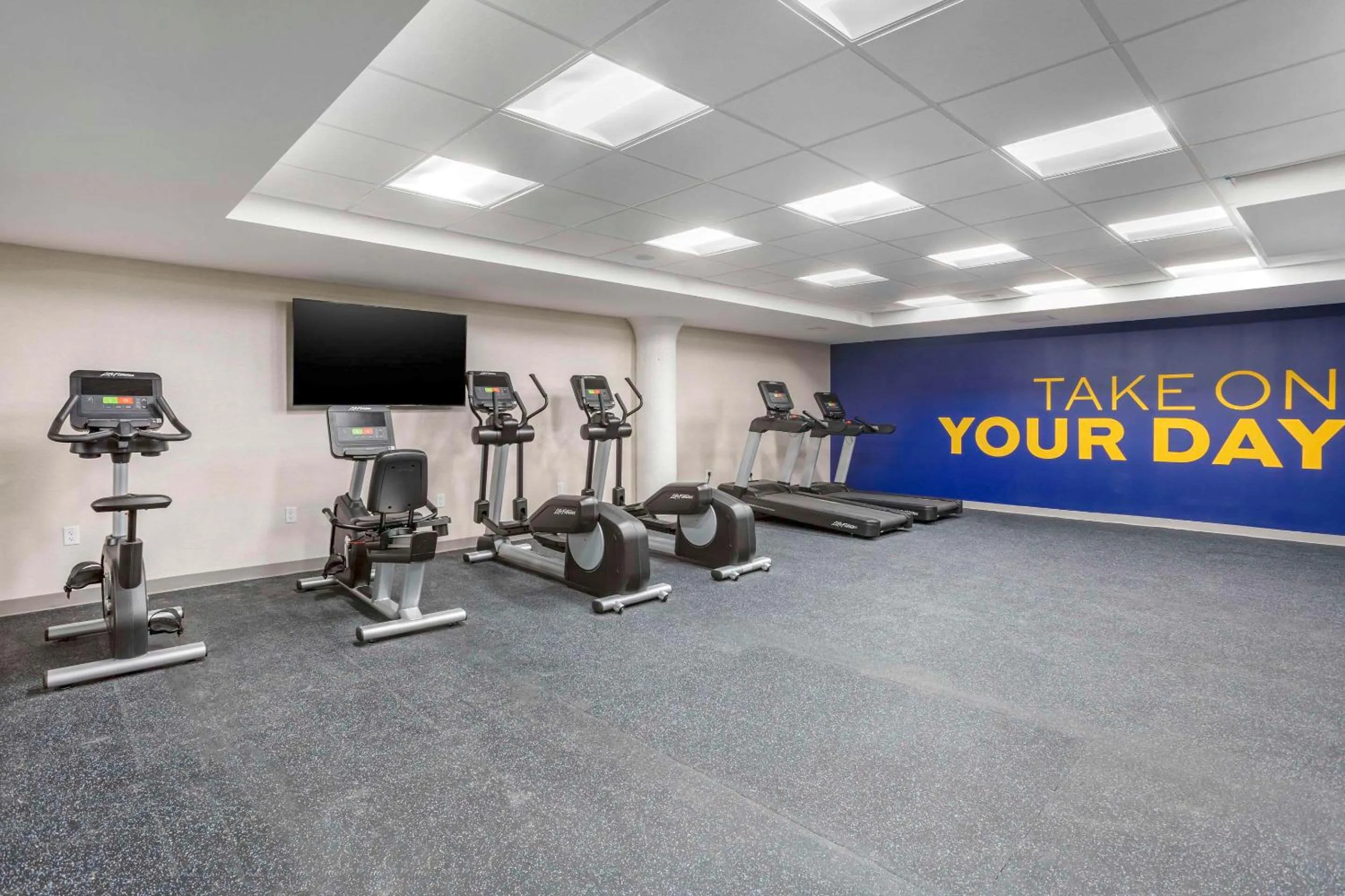 Fitness centre/facilities in Comfort Inn & Suites Newark Liberty International Airport