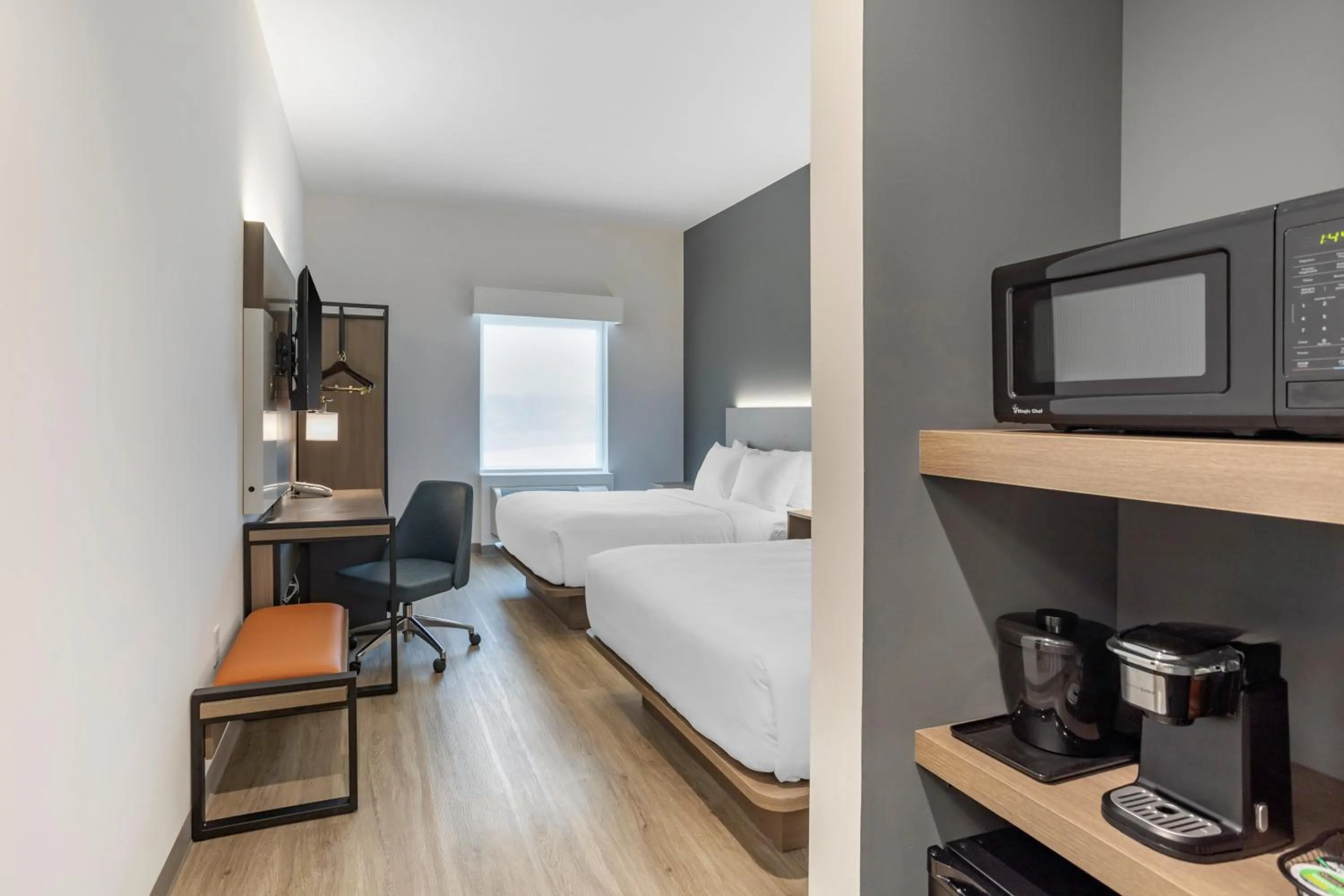 Bed in Comfort Inn & Suites Newark Liberty International Airport