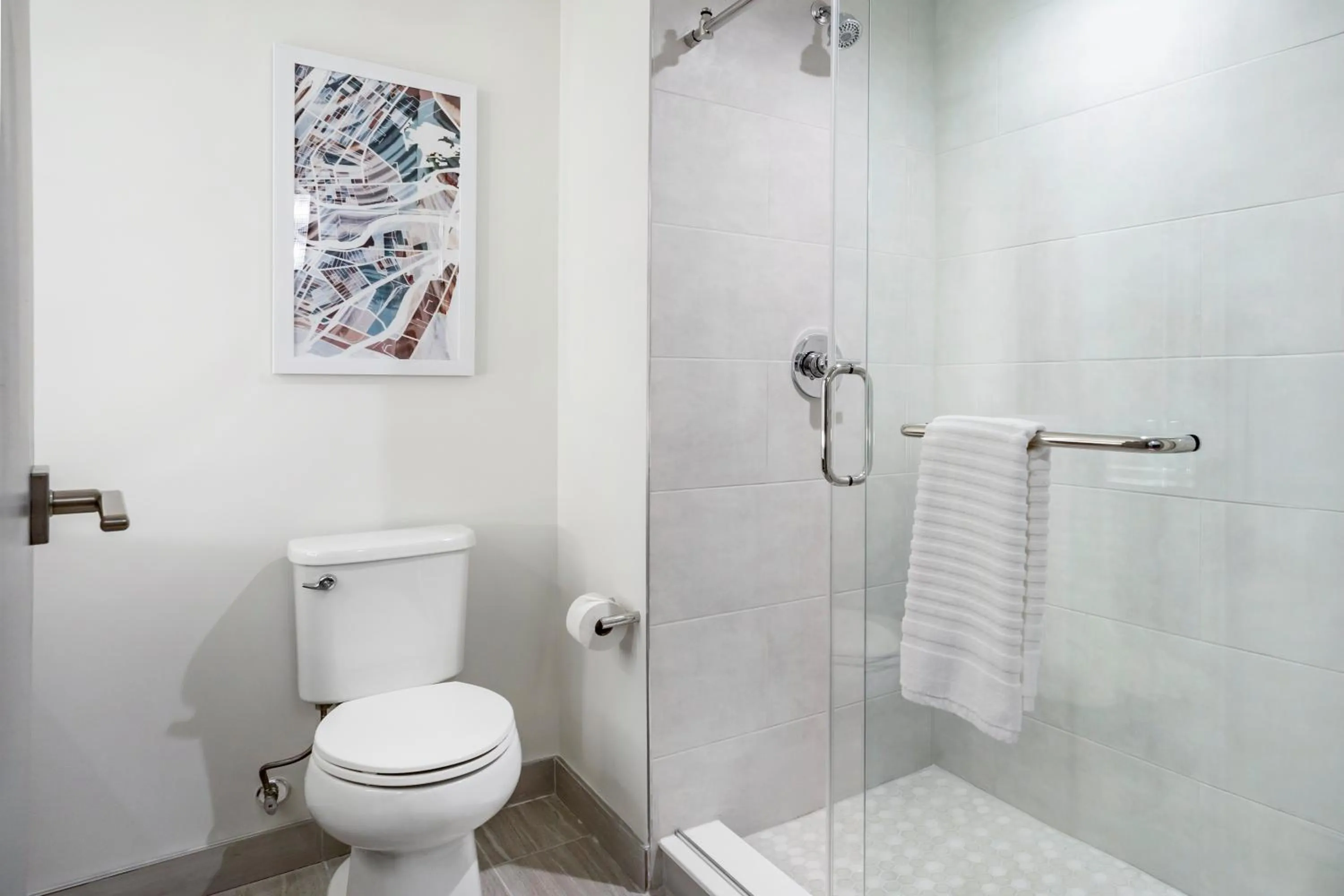 Shower in Comfort Inn & Suites Newark Liberty International Airport