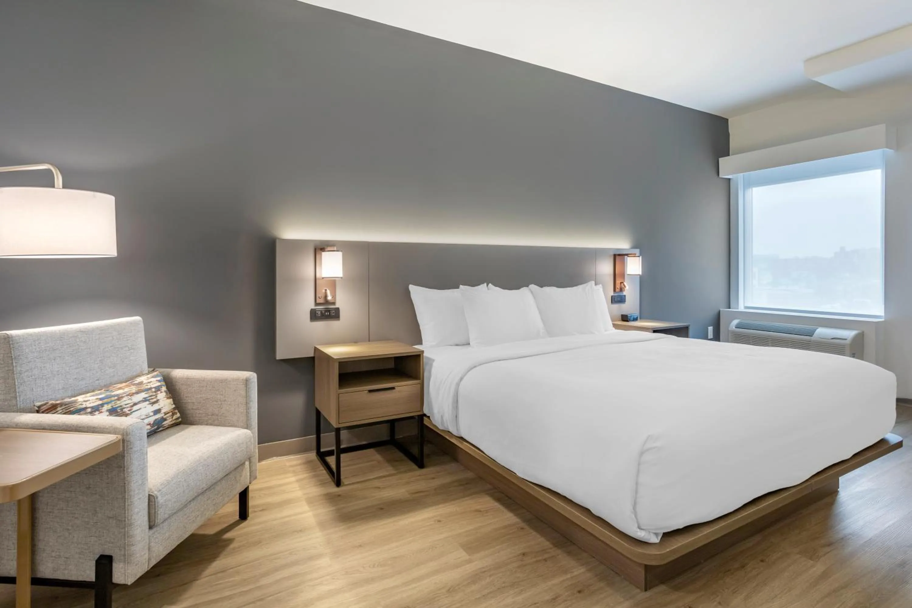 Bed in Comfort Inn & Suites Newark Liberty International Airport