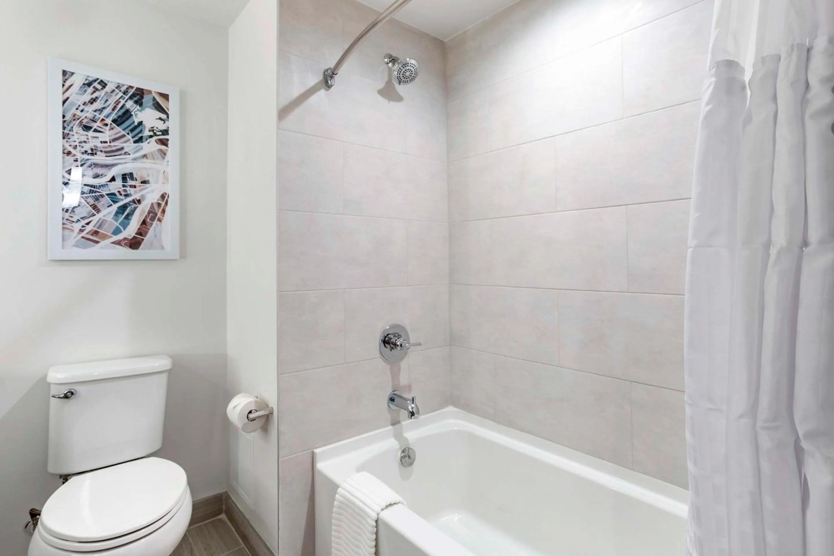 Bedroom in Comfort Inn & Suites Newark Liberty International Airport