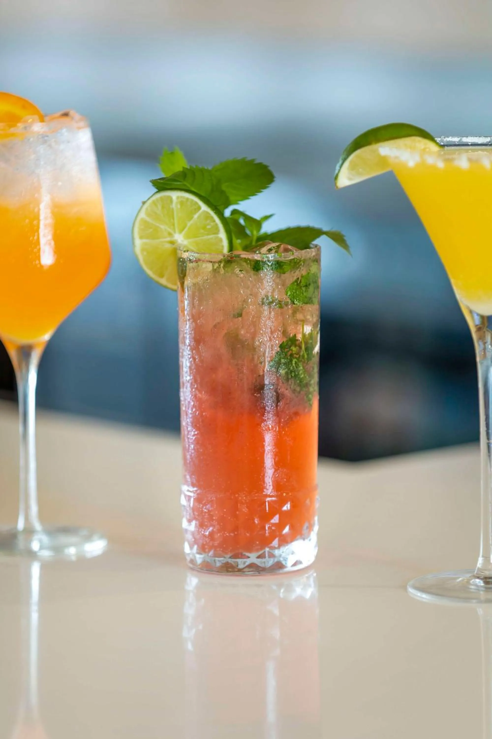 Lounge or bar in Comfort Inn & Suites Newark Liberty International Airport