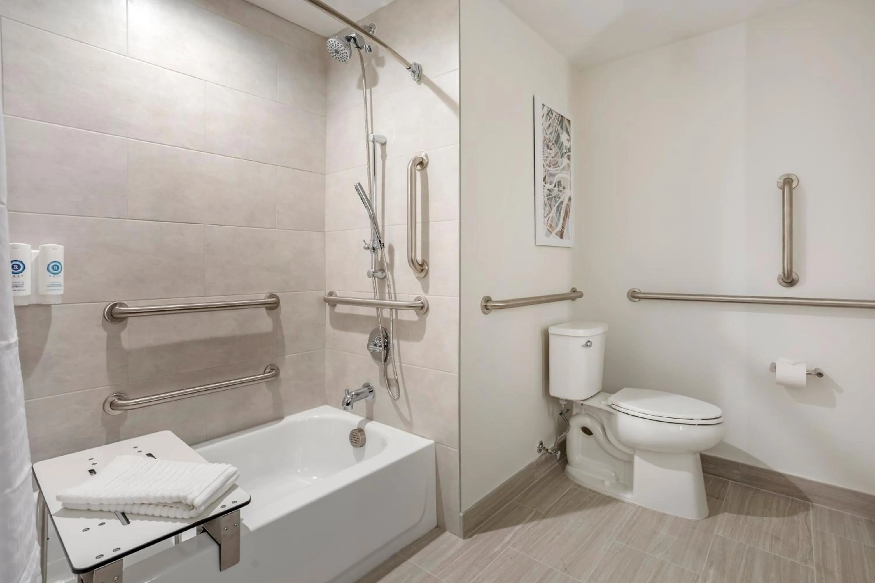 Bathroom in Comfort Inn & Suites Newark Liberty International Airport