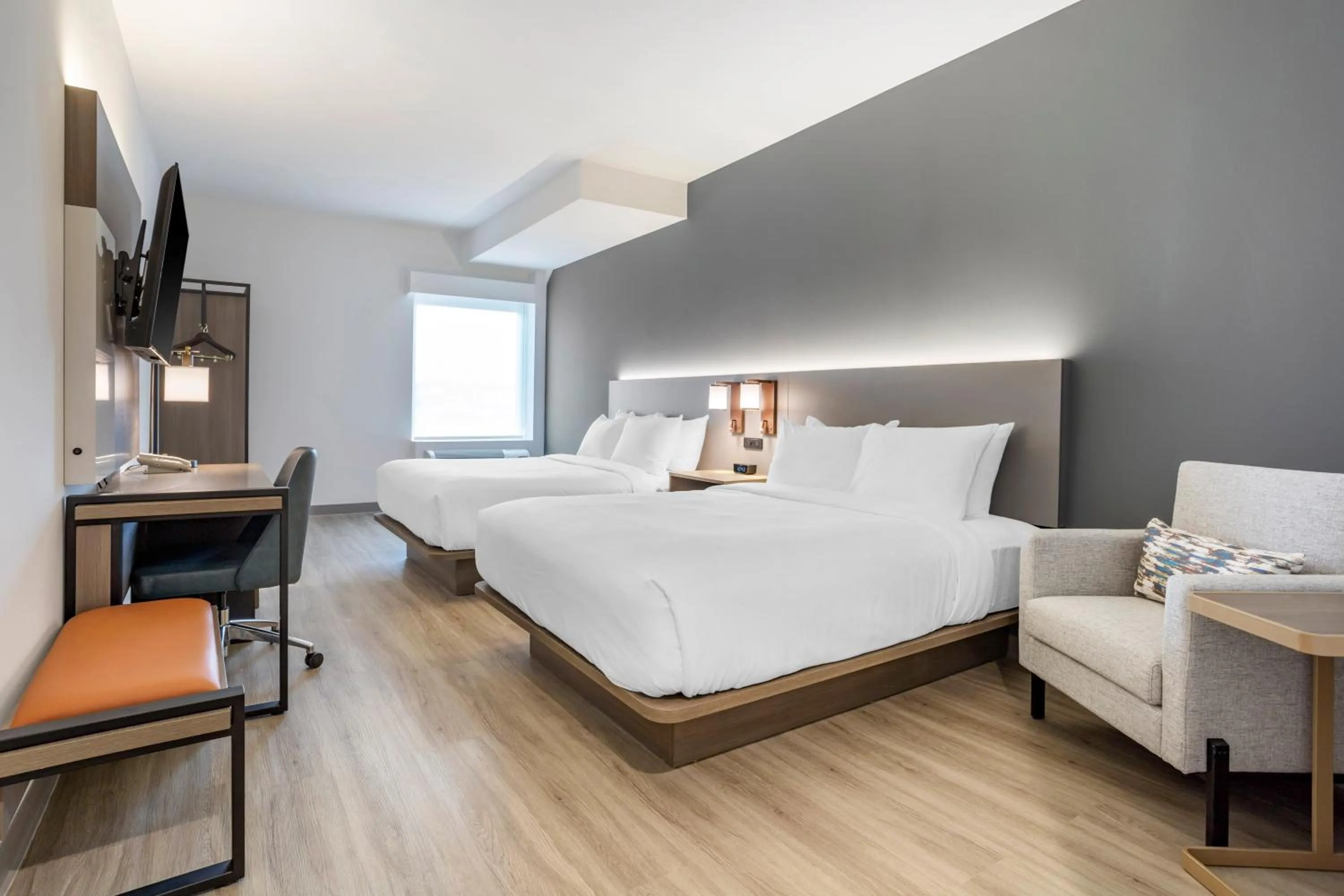 Bed in Comfort Inn & Suites Newark Liberty International Airport