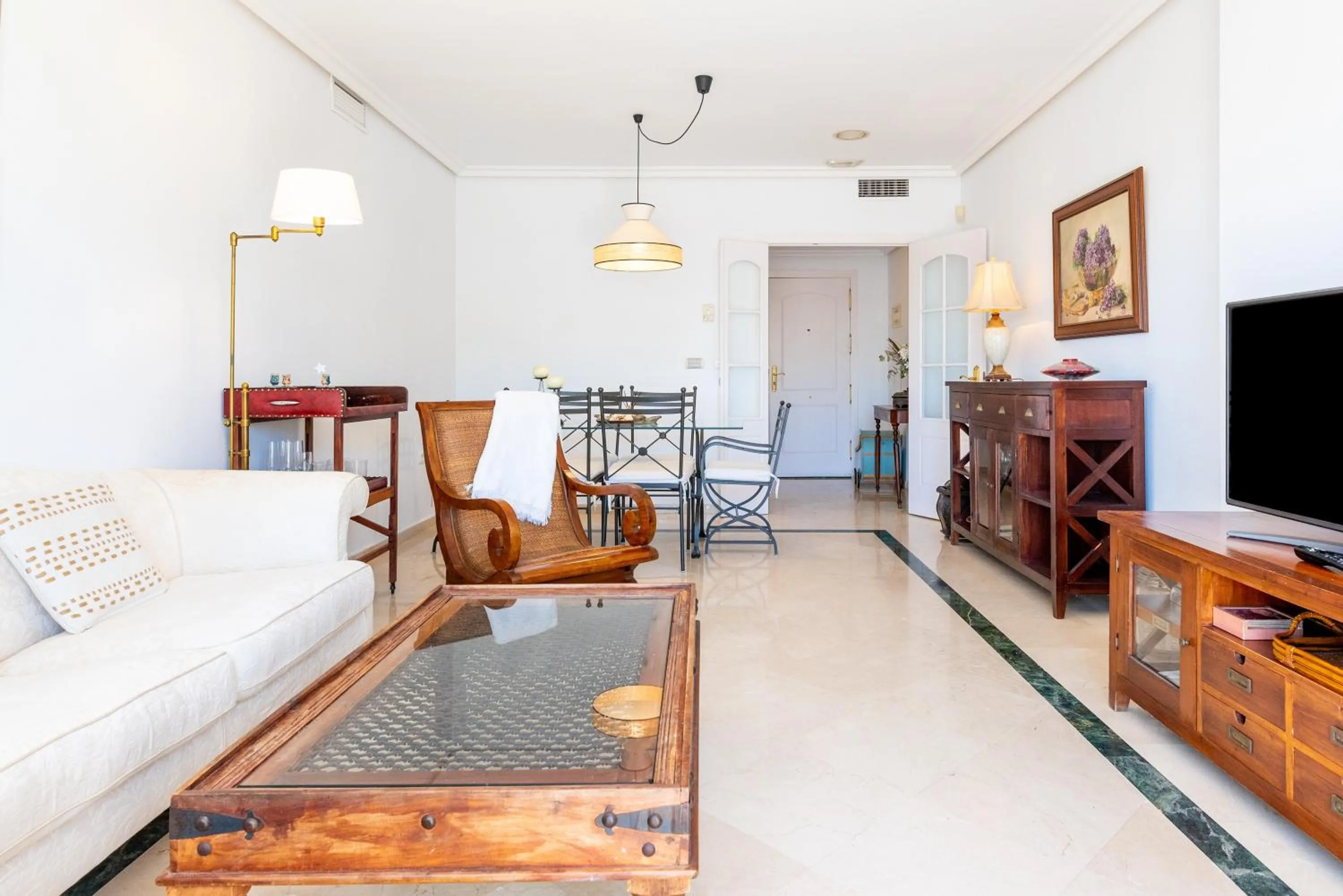 Property building in Spectacular Penthouse Puente Romano