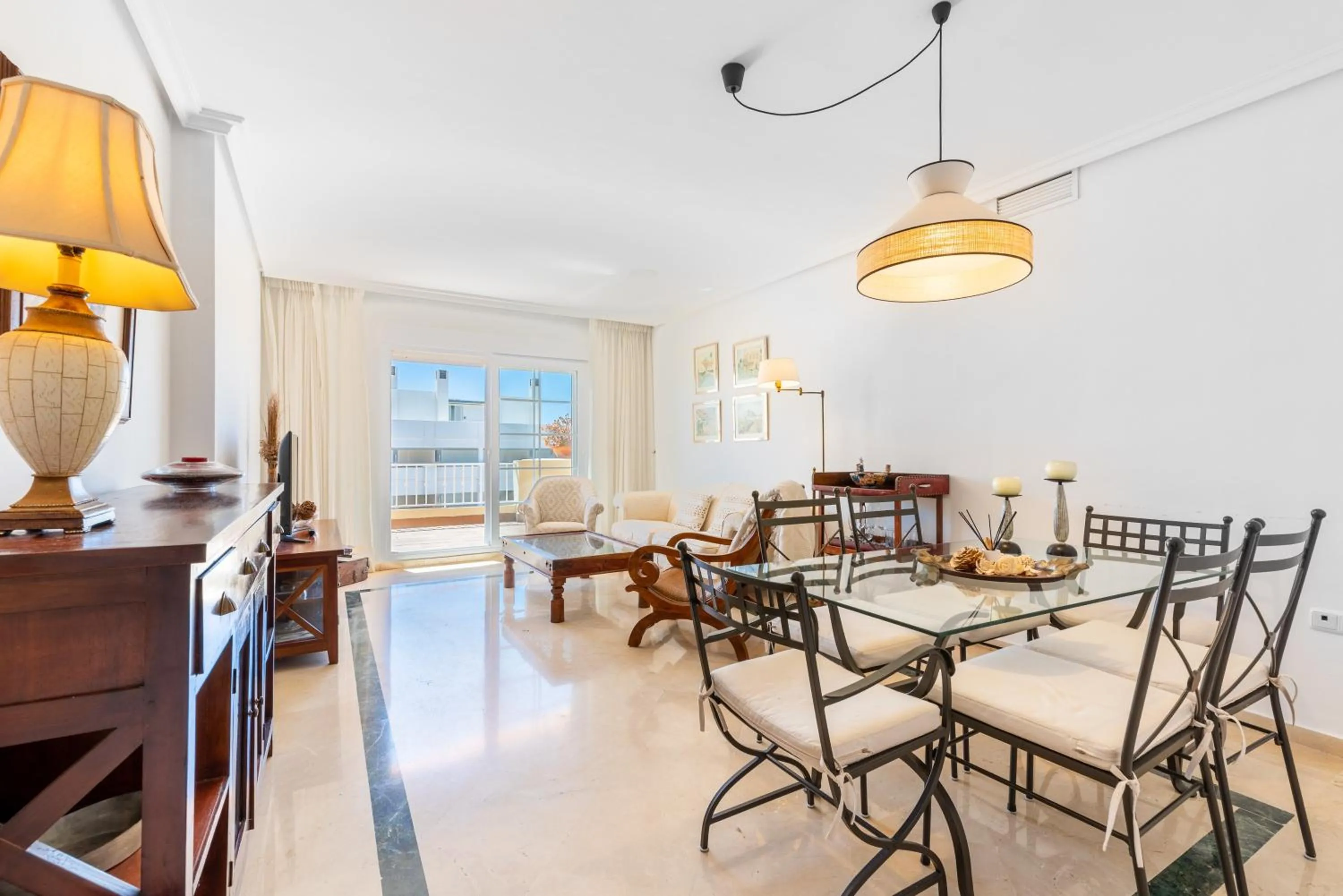 Property building in Spectacular Penthouse Puente Romano